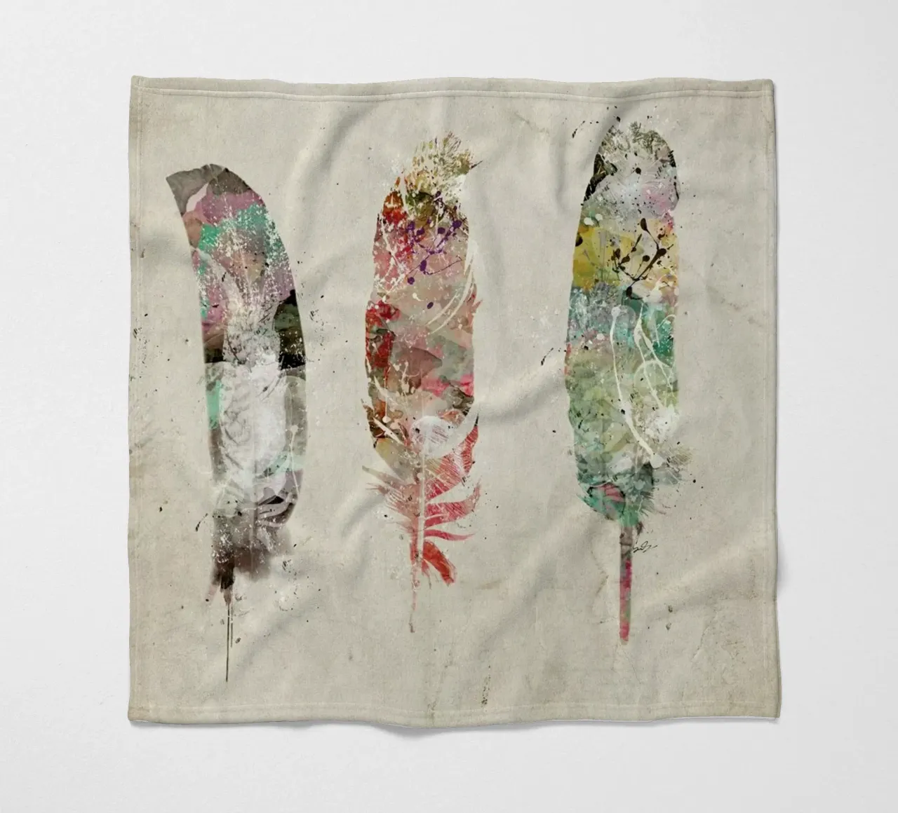 Pop Art Feathers coperta in pile da Brian Buckley