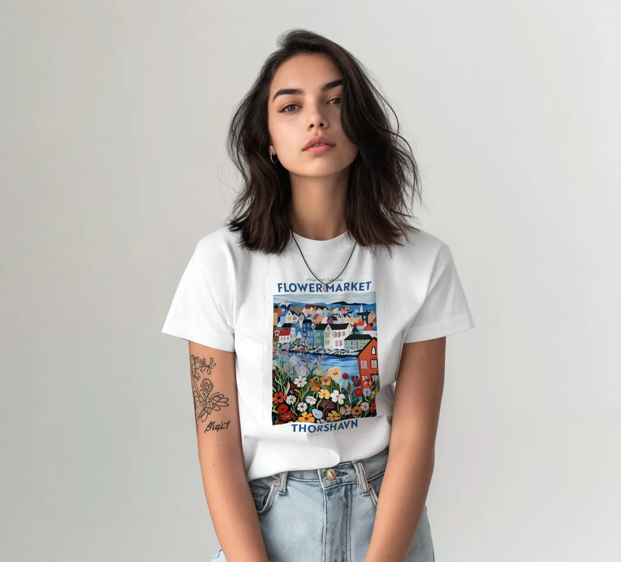 Mercato dei fiori, Tórshavn, Isole Faroe, Viaggio botanico t-shirt da Peaches Art Prints