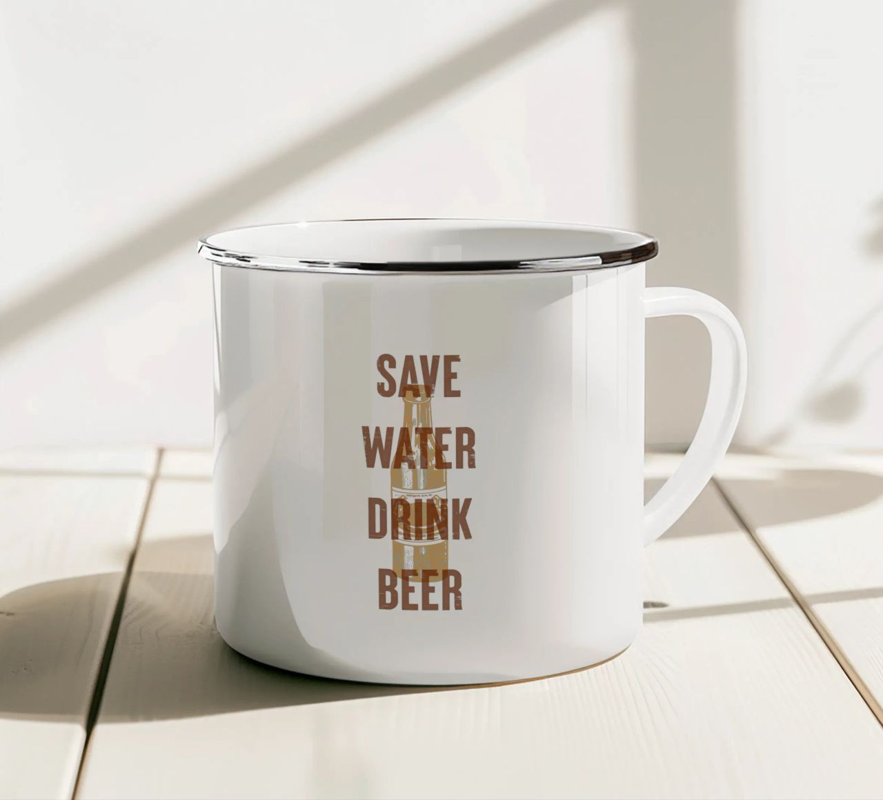Risparmiare acqua bere birra tazza in smalto da Vintagrafica