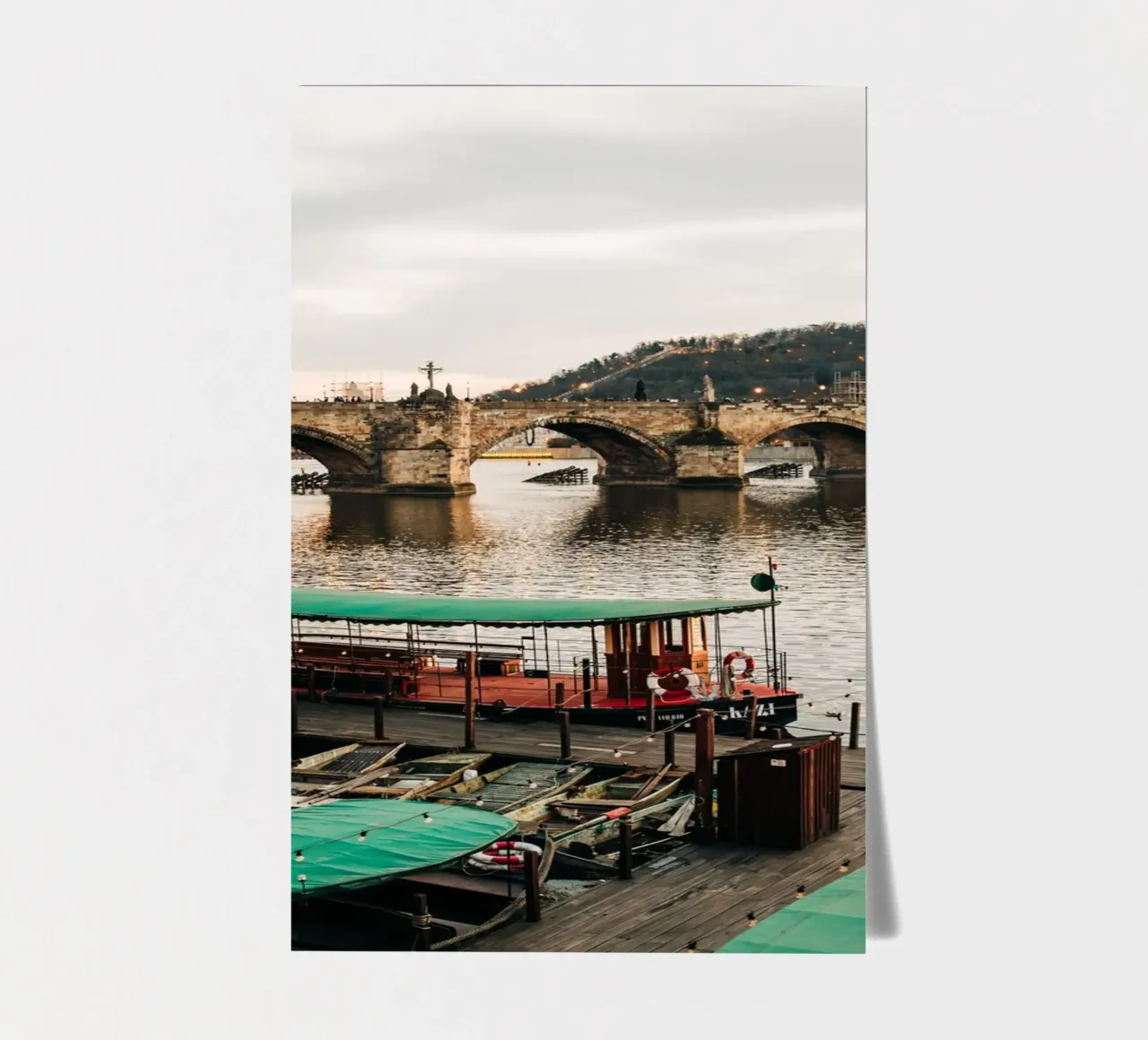 Abendstimmung in Prag - Dämmerung an der Karlsbrücke Stickerbogen von Bold and Retro