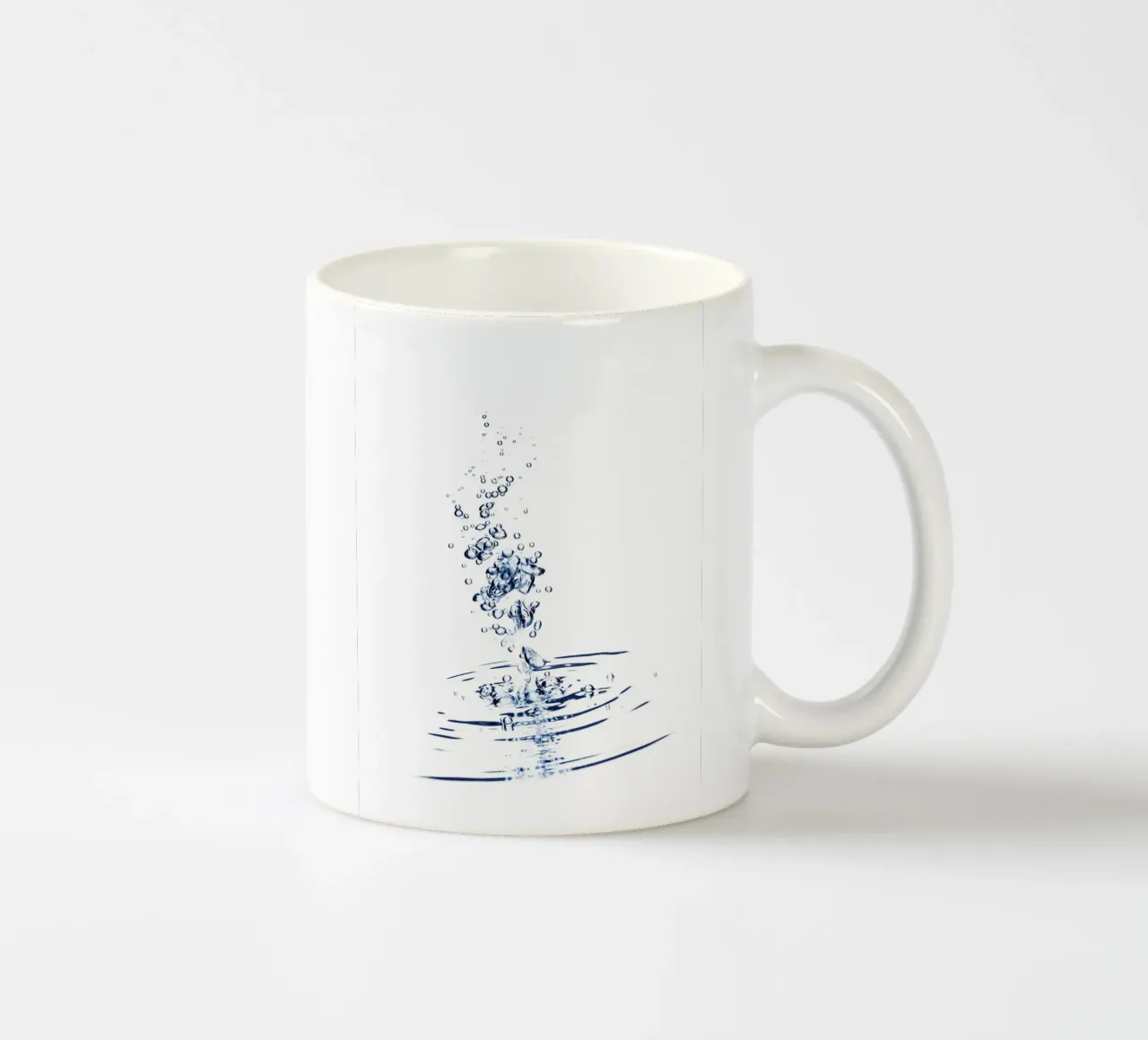 Un sasso cadde nell'acqua tazza in ceramica da Barbara Buderath Fotodesign