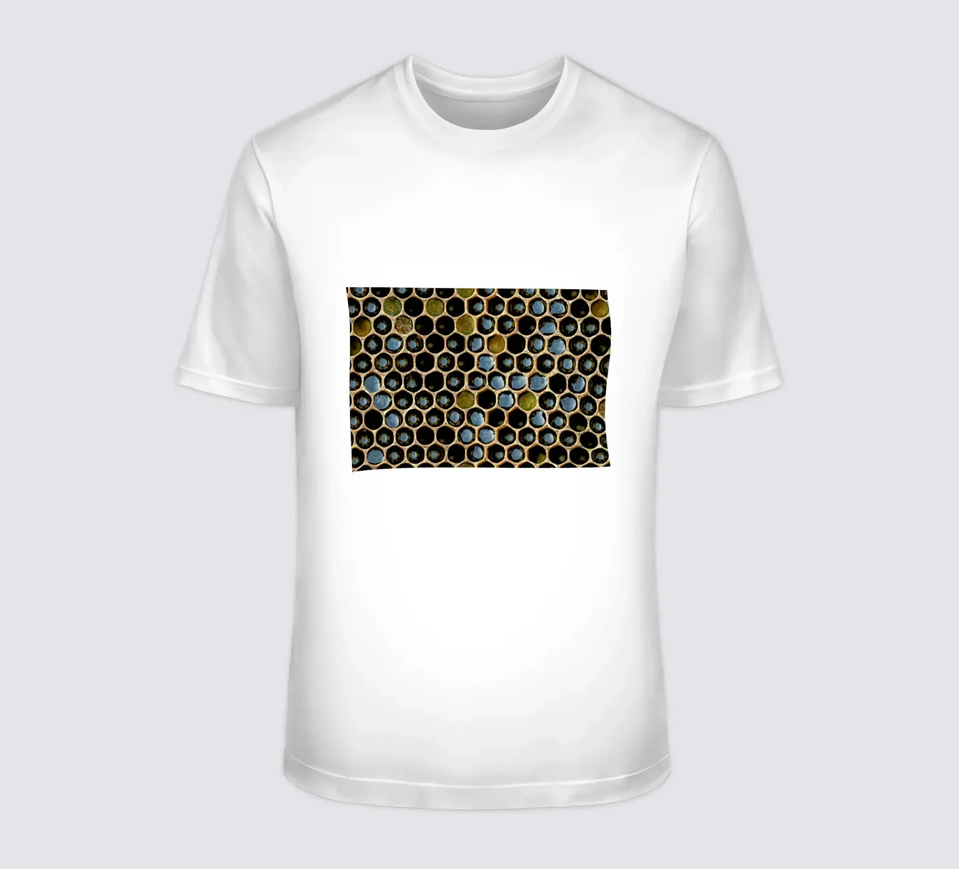 Bee Pattern t-shirt da Curious Collections by Marielle Leenders