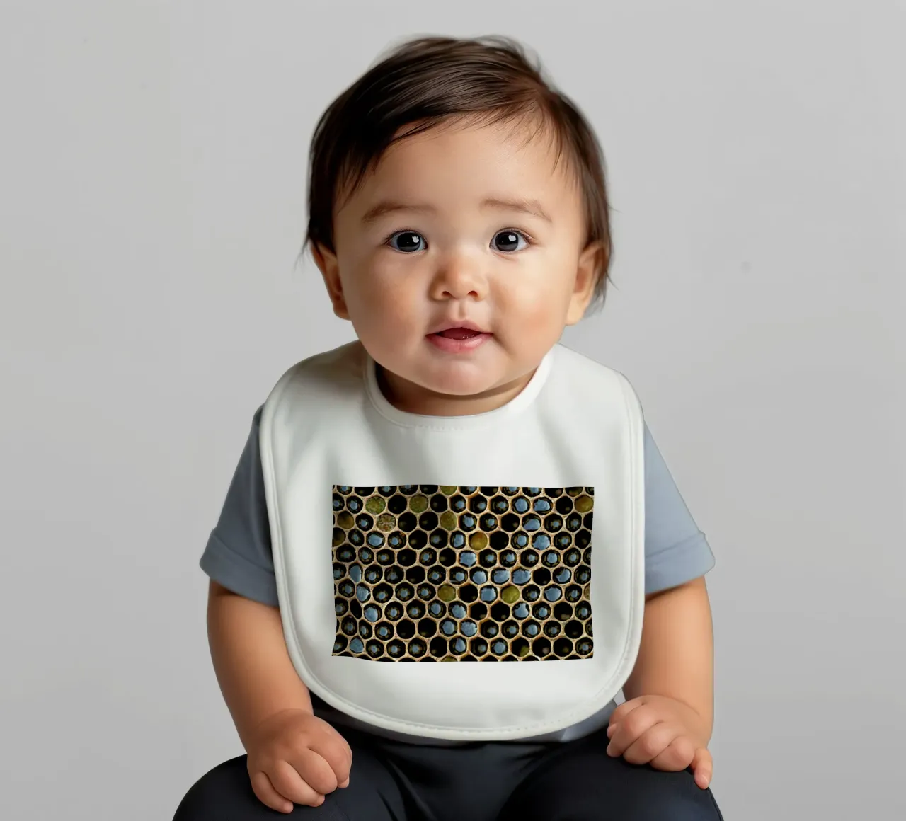 Bee Pattern bavoir de Curious Collections by Marielle Leenders