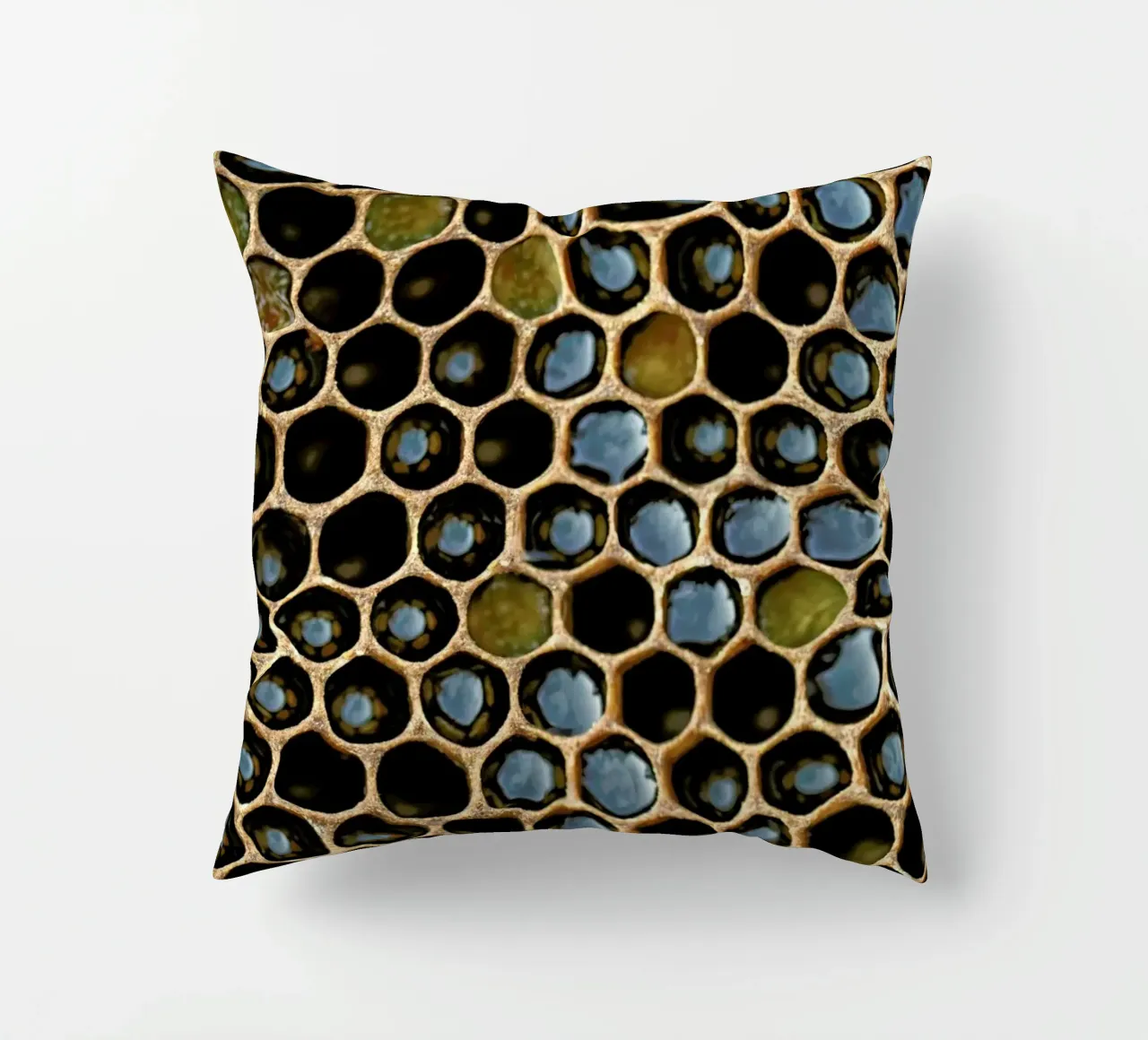 Bee Pattern cuscino da Curious Collections by Marielle Leenders