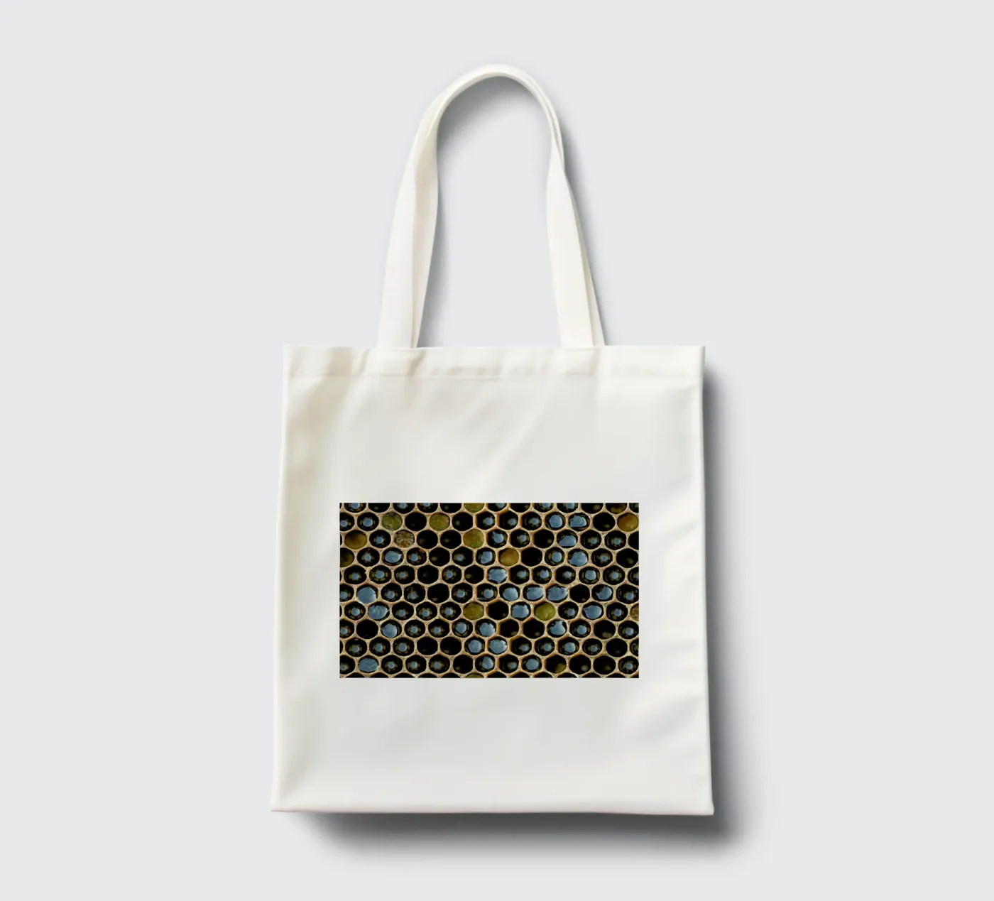 Bee Pattern jute draagtas van Curious Collections by Marielle Leenders