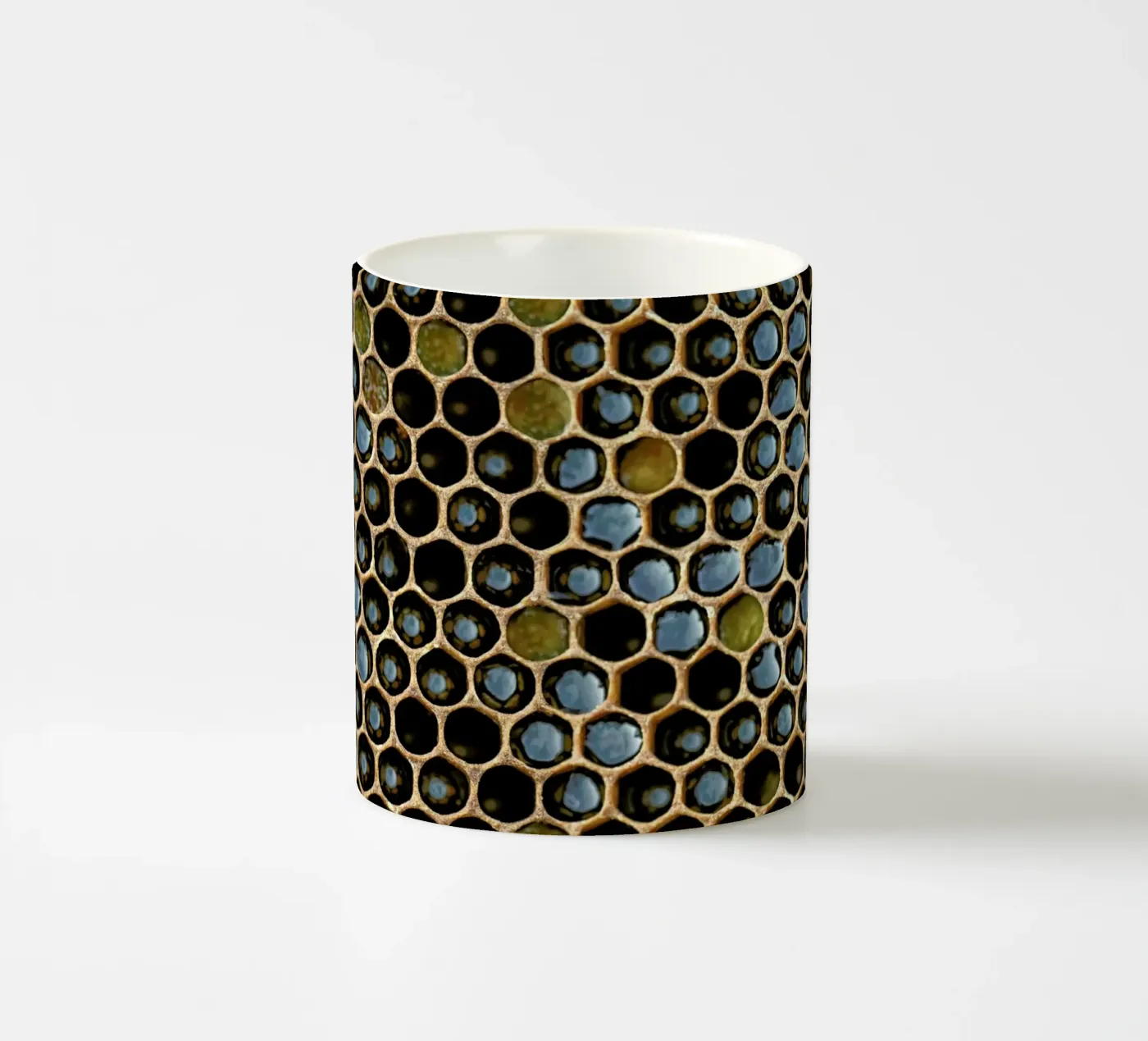 Bee Pattern Keramik Tasse von Curious Collections by Marielle Leenders