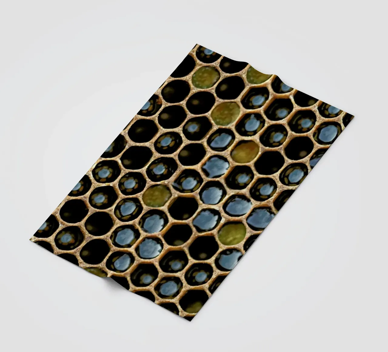 Bee Pattern coperta in pile da Curious Collections by Marielle Leenders