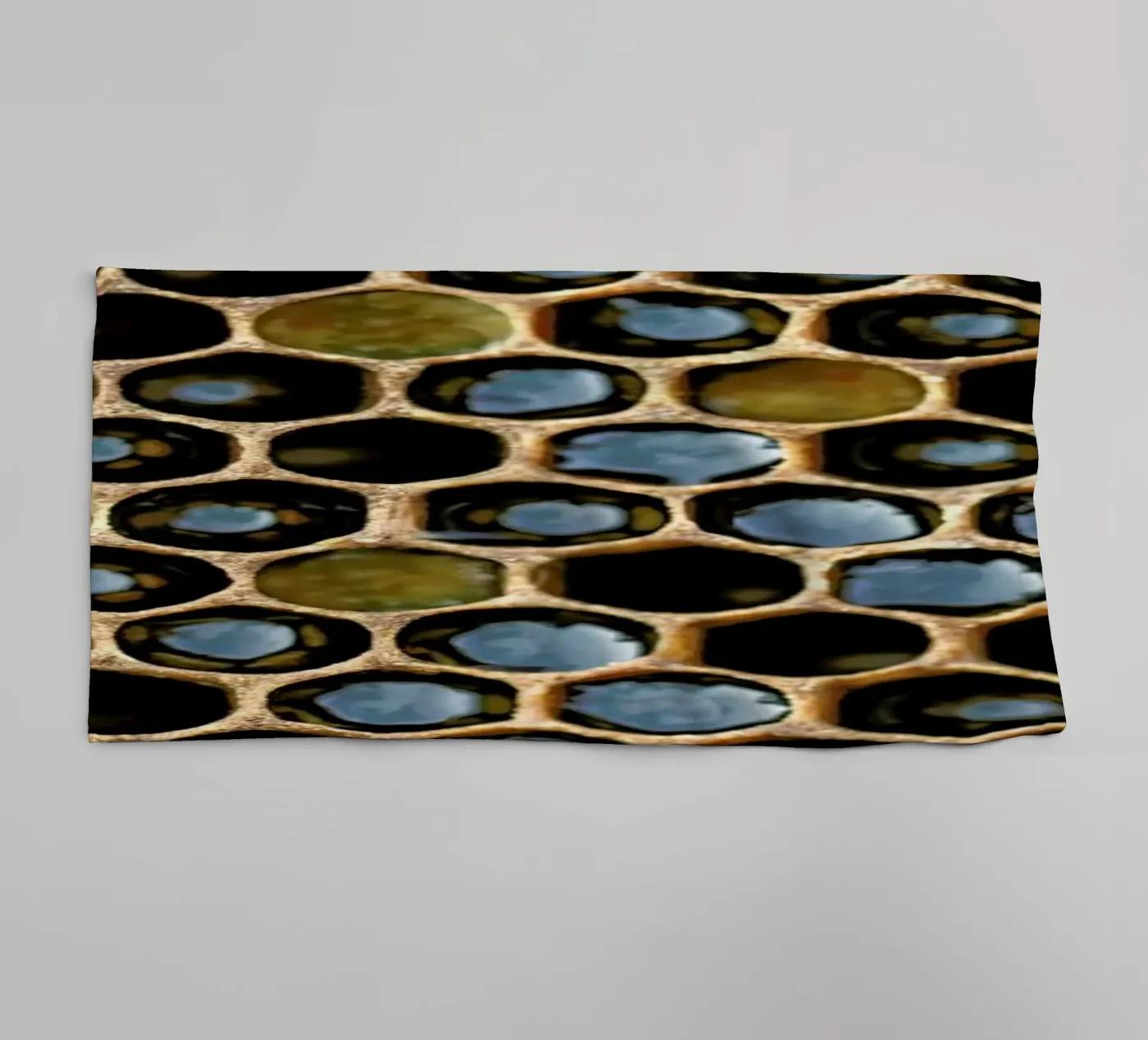 Bee Pattern badhanddoek van Curious Collections by Marielle Leenders