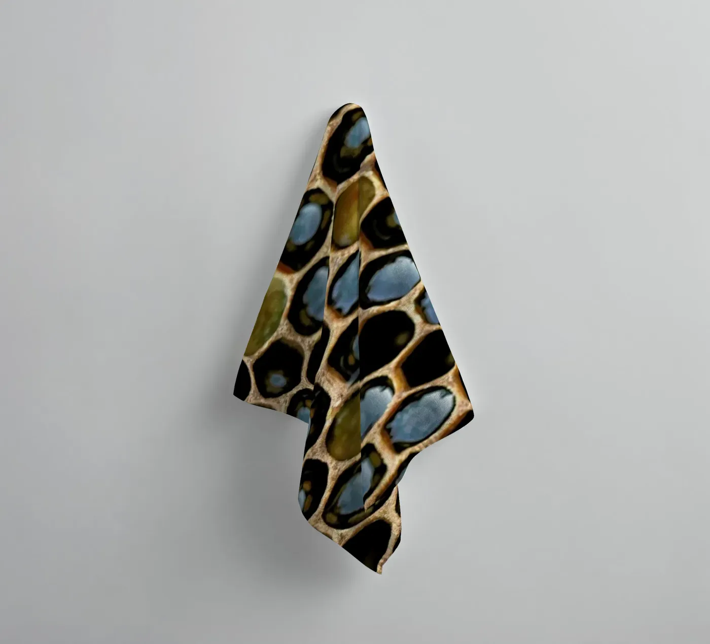 Bee Pattern asciugamano da bagno da Curious Collections by Marielle Leenders