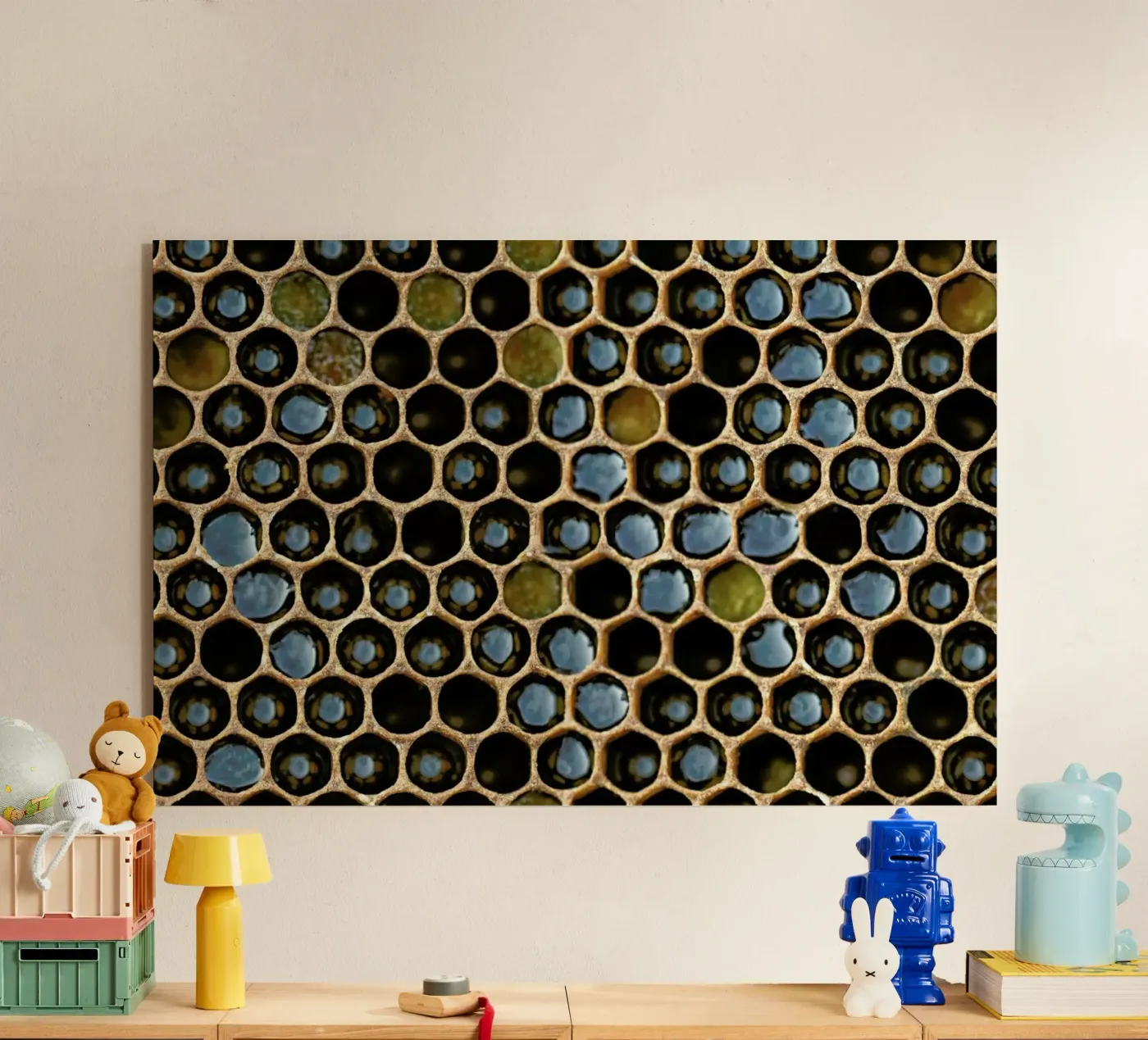 Bee Pattern Acryl-Glas von Curious Collections by Marielle Leenders