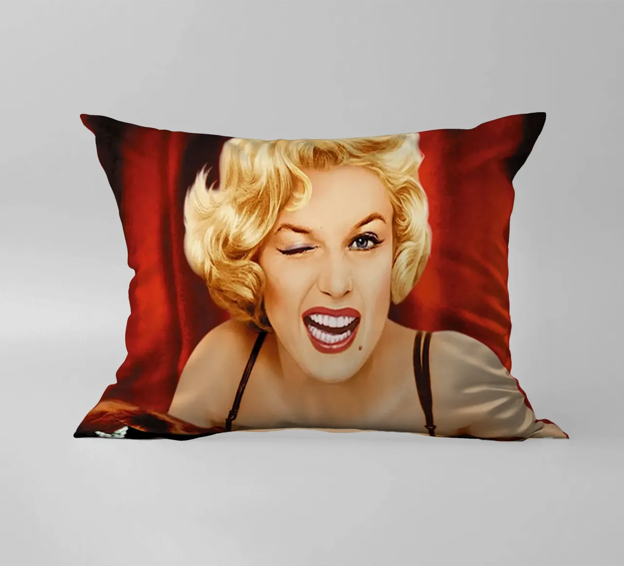 Some Like It Hot cuscino da Attaboy Dsgn
