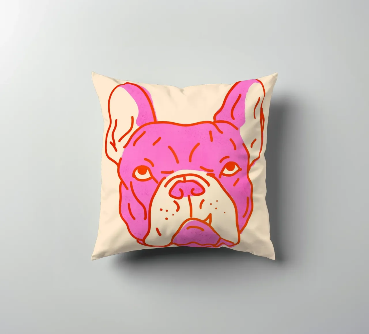 Bulldog Pop Art in rosa caldo e arancione su crema cuscino da showmemars