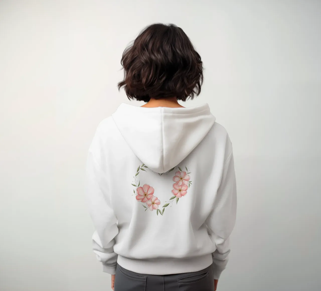 Cuore con fiori e foglie delicate. Romantico felpa con cappuccio da CalliLetters