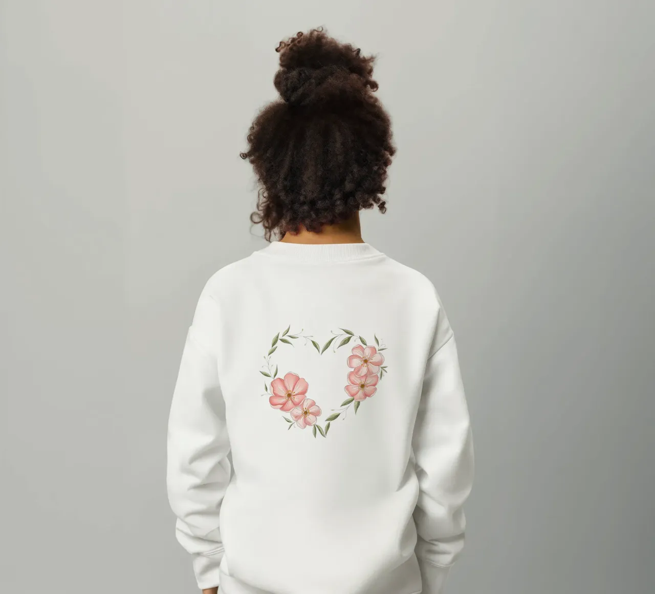 Cuore con fiori e foglie delicate. Romantico felpa bambino da CalliLetters