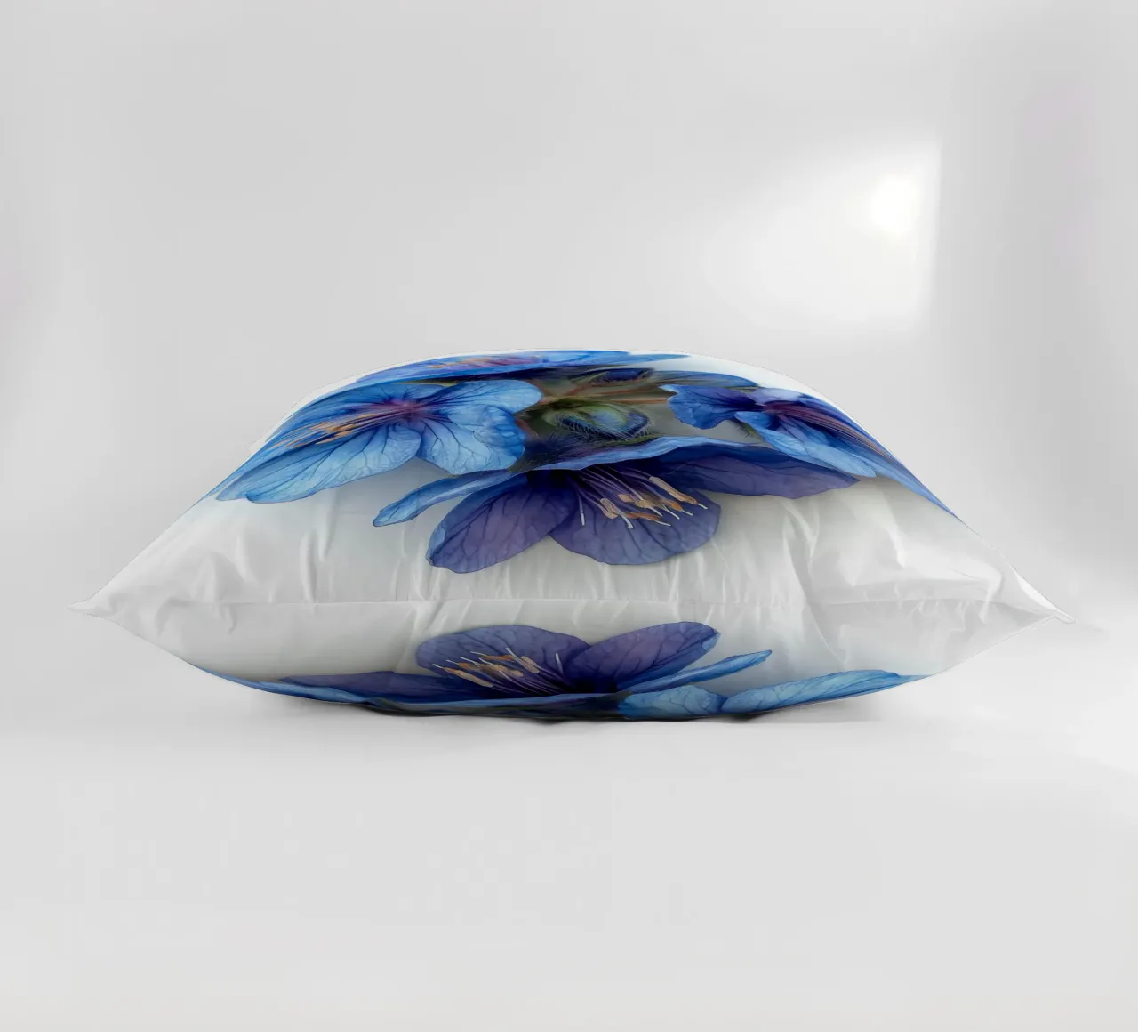 Falso fiore indaco 2 cuscino da Bold Blooms