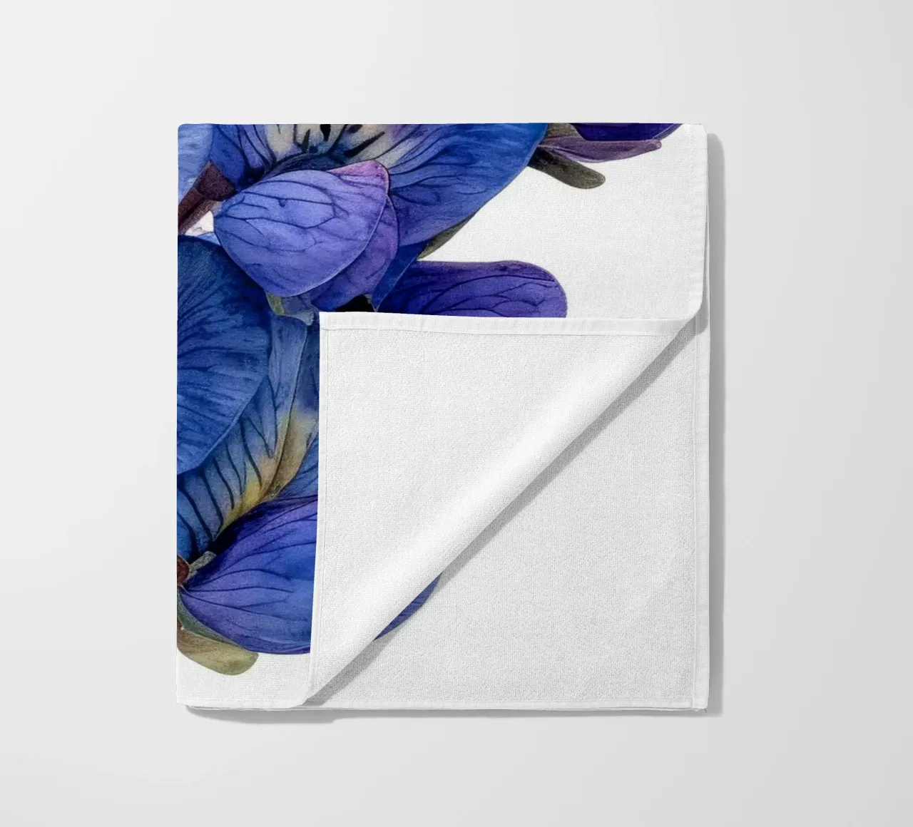 Falso fiore indaco 1 telo mare da Bold Blooms