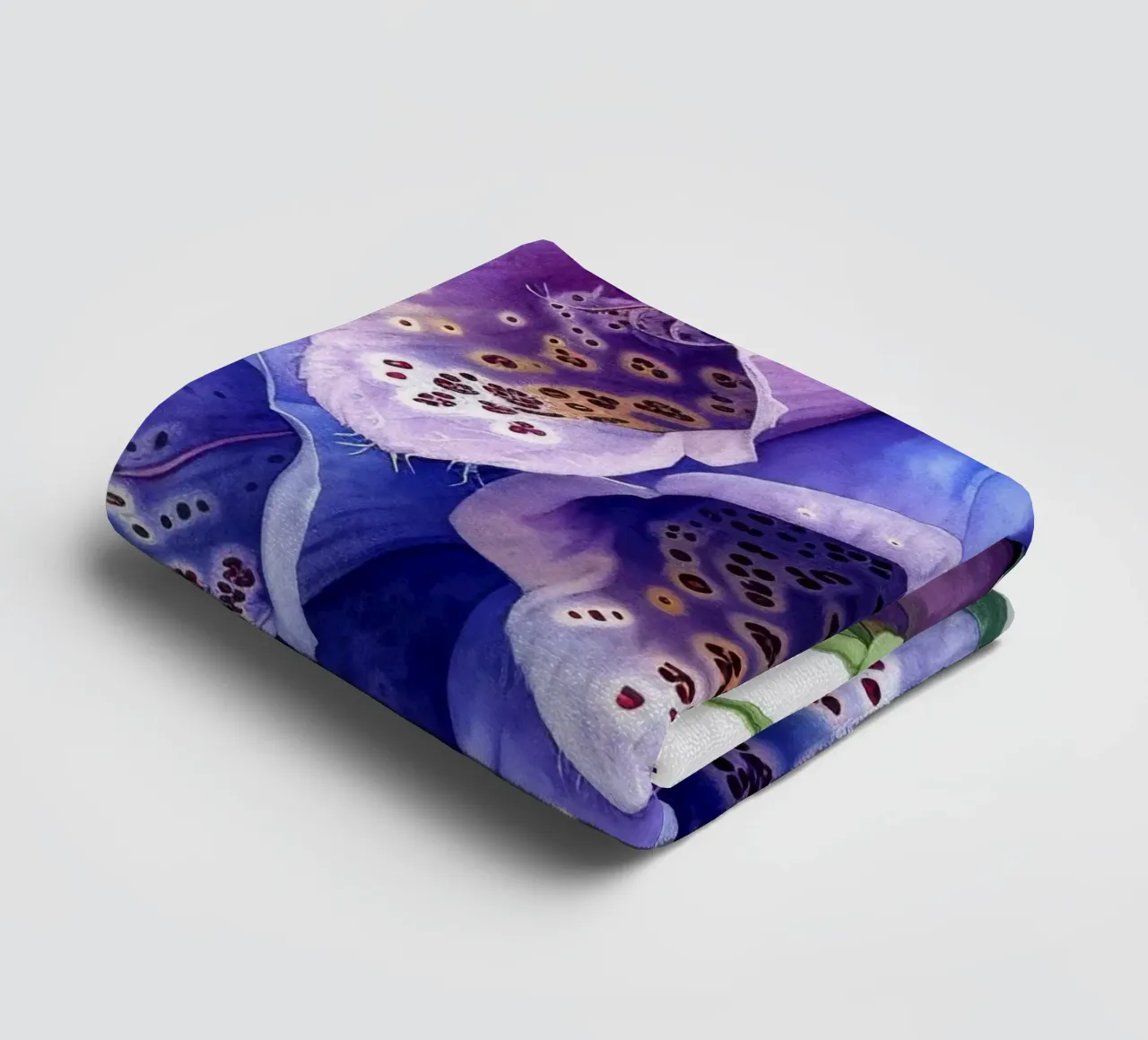 Vingerhoedskruid Bloem 3 badhanddoek van Bold Blooms
