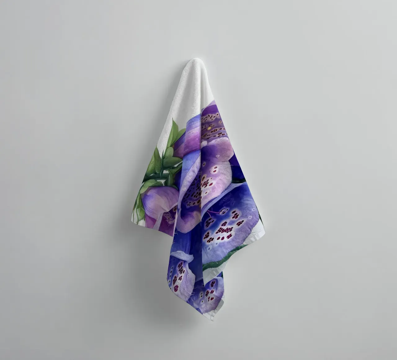 Vingerhoedskruid Bloem 3 badhanddoek van Bold Blooms