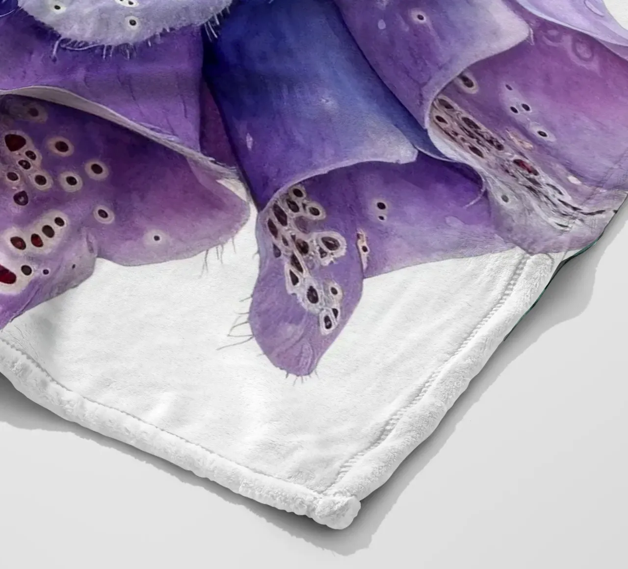 Fiore di volpe 1 coperta in pile da Bold Blooms