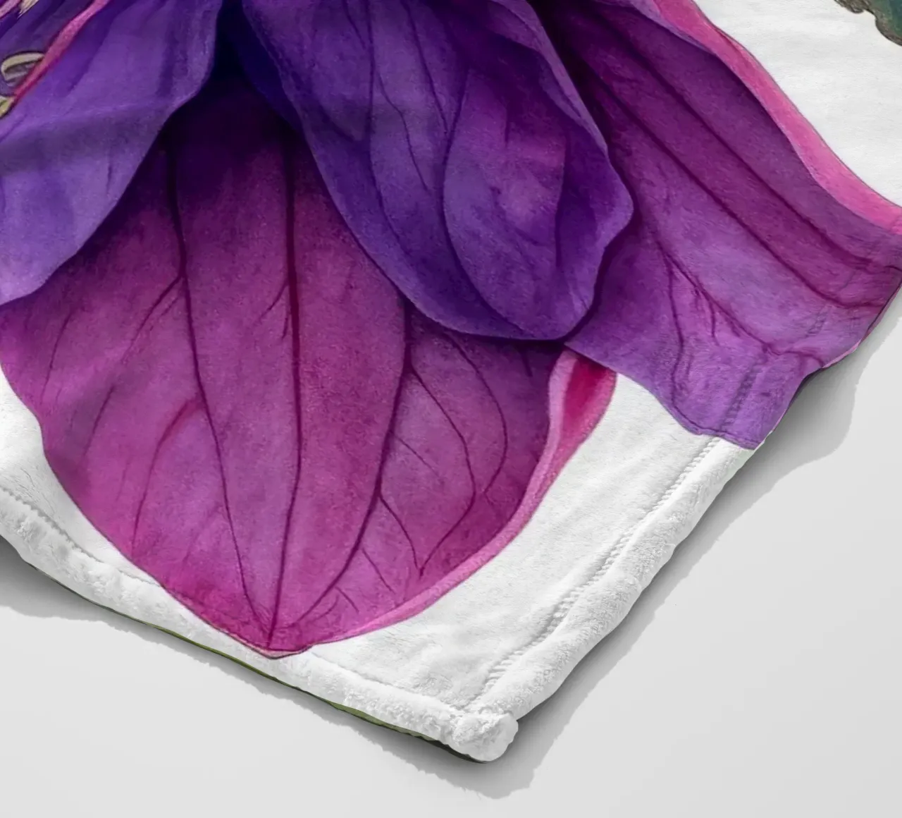 Fiore fucsia 2 coperta in pile da Bold Blooms