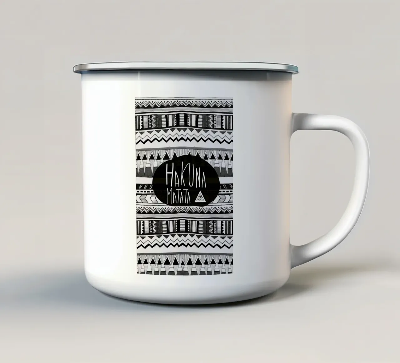 Hakuna matata tazza in smalto da Vasare Nar