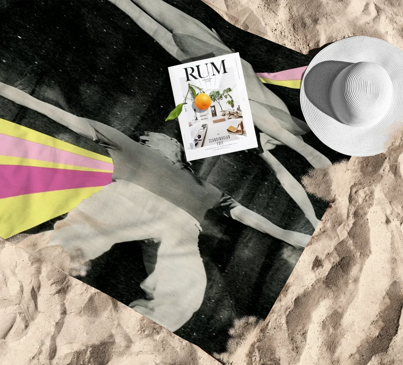 Dynamos strandhanddoek van Cassia Beck Collage