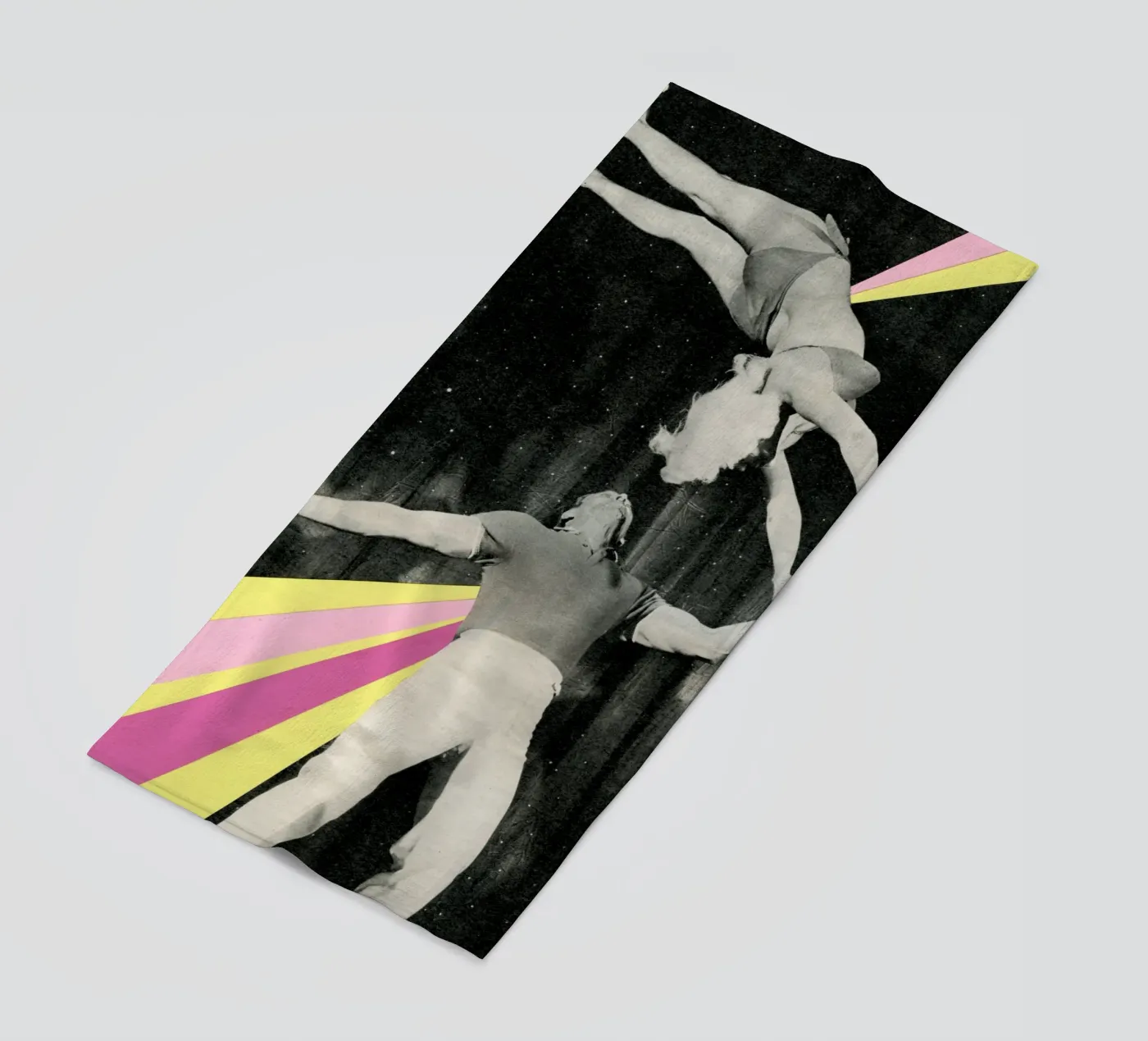 Dynamos strandhanddoek van Cassia Beck Collage