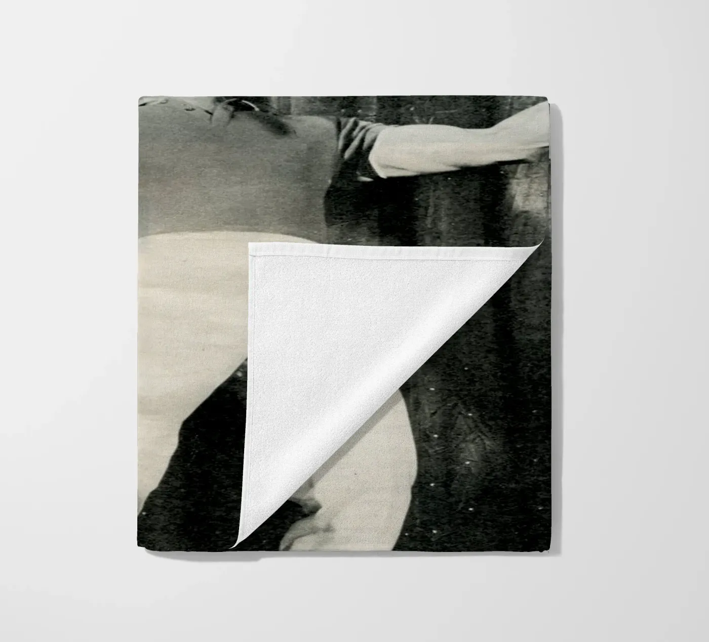 Dynamos strandhanddoek van Cassia Beck Collage