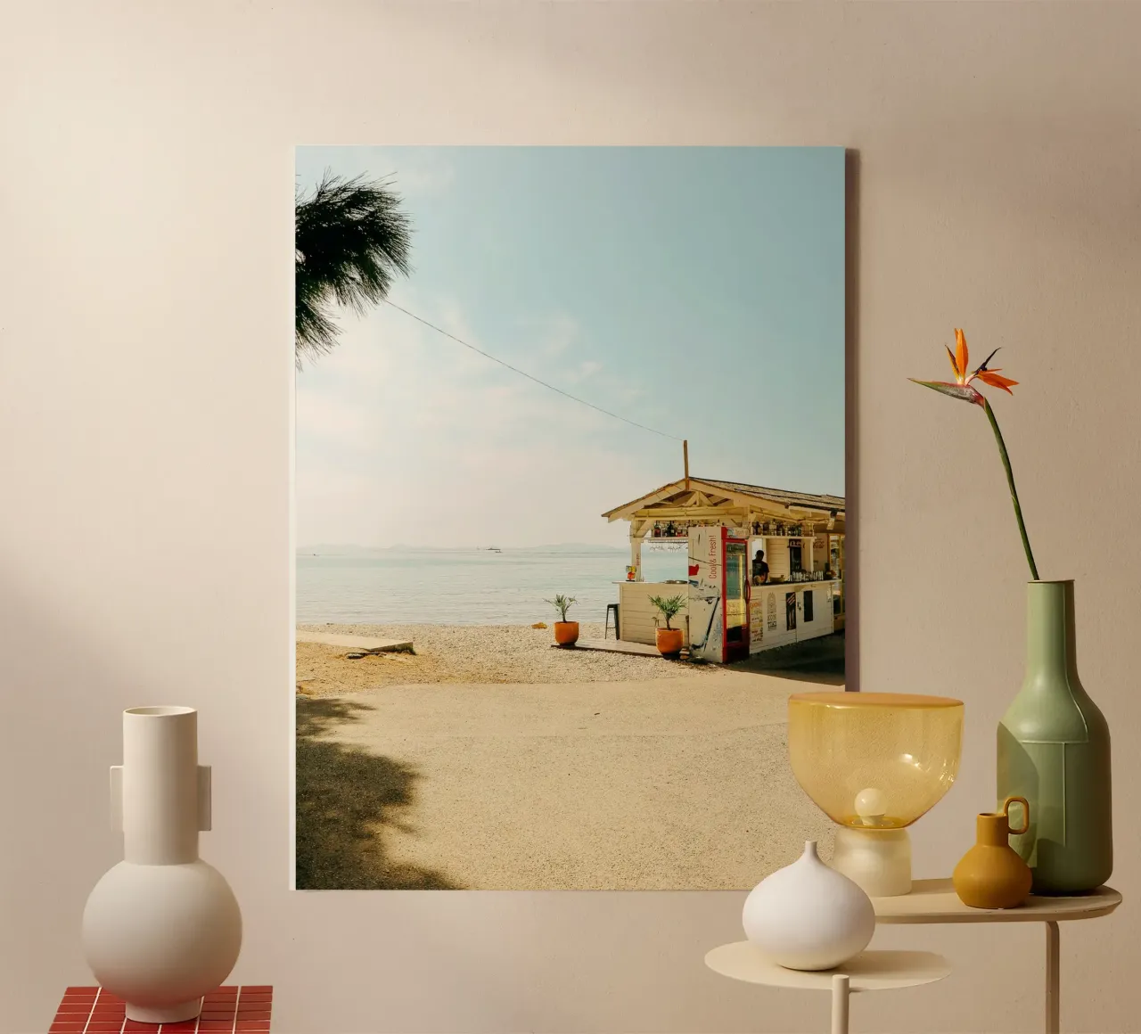 Kiosk canvas with Floater frame by Kudamm & Alpen