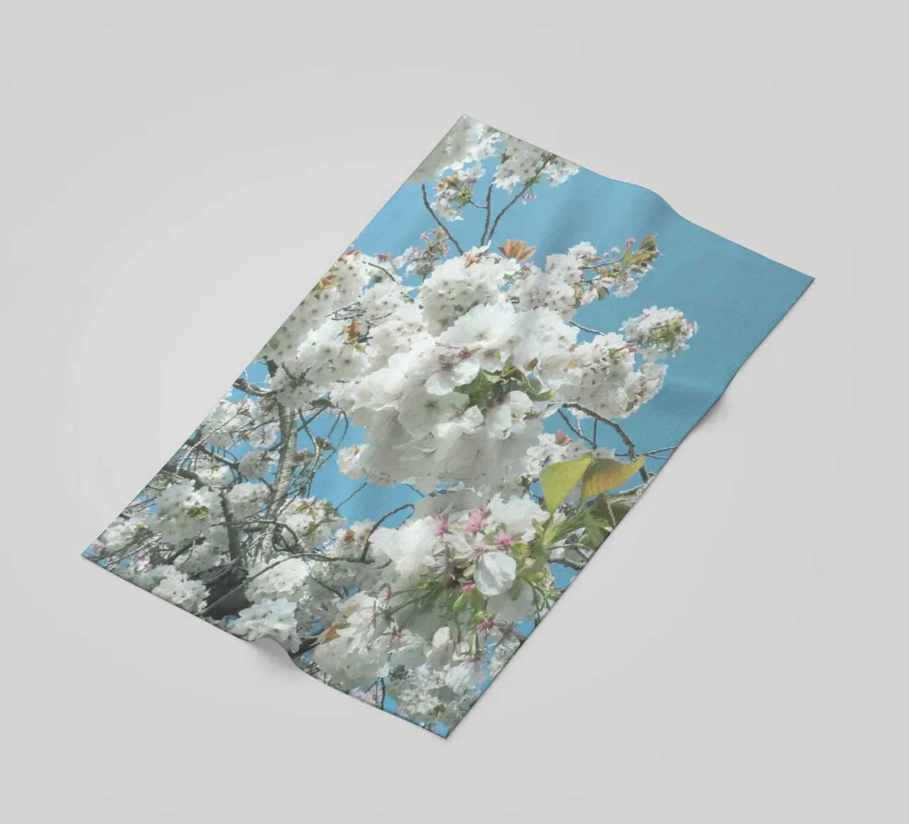 Fiori di primavera telo mare da Cassia Beck Photography
