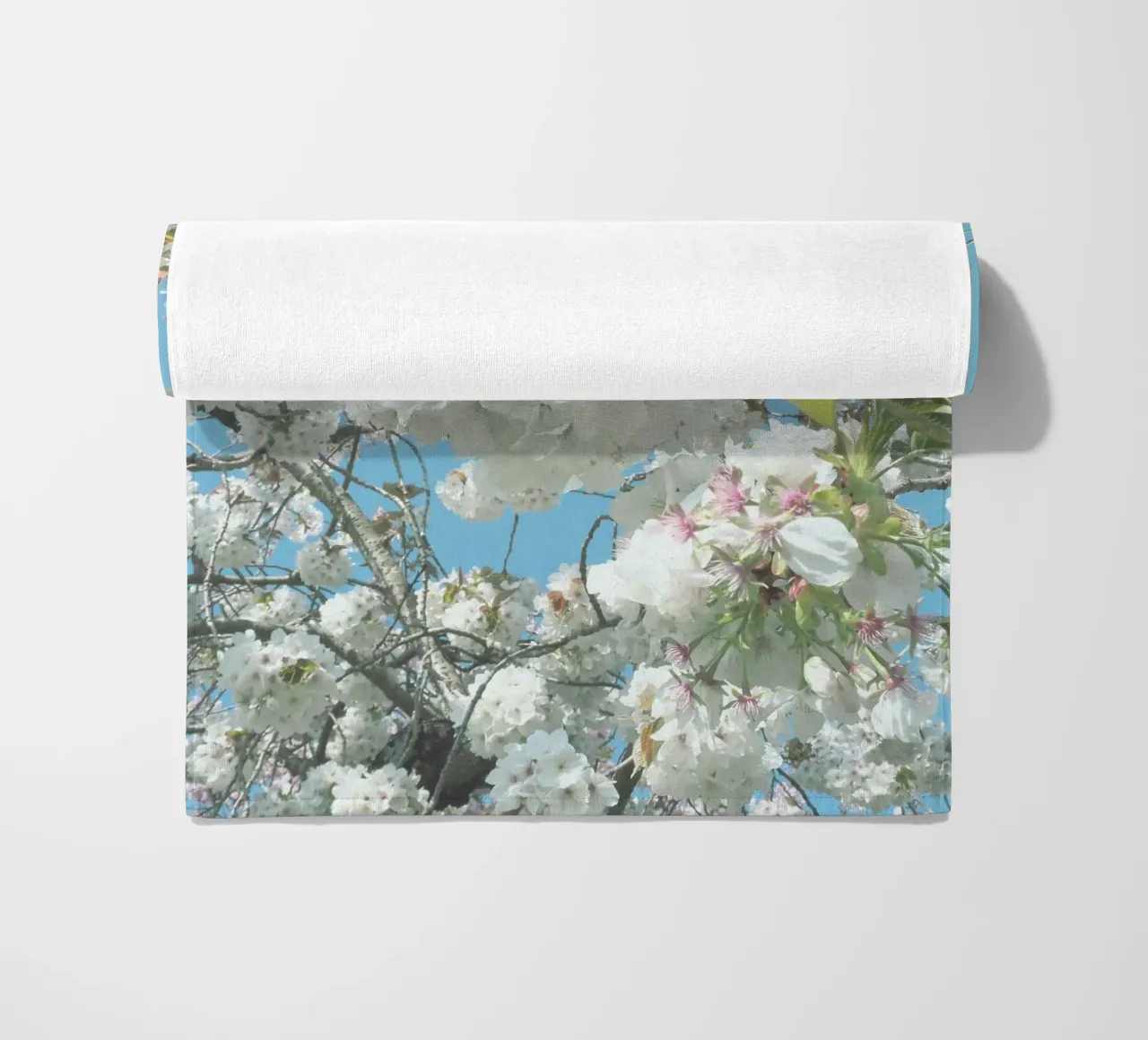Fiori di primavera telo mare da Cassia Beck Photography