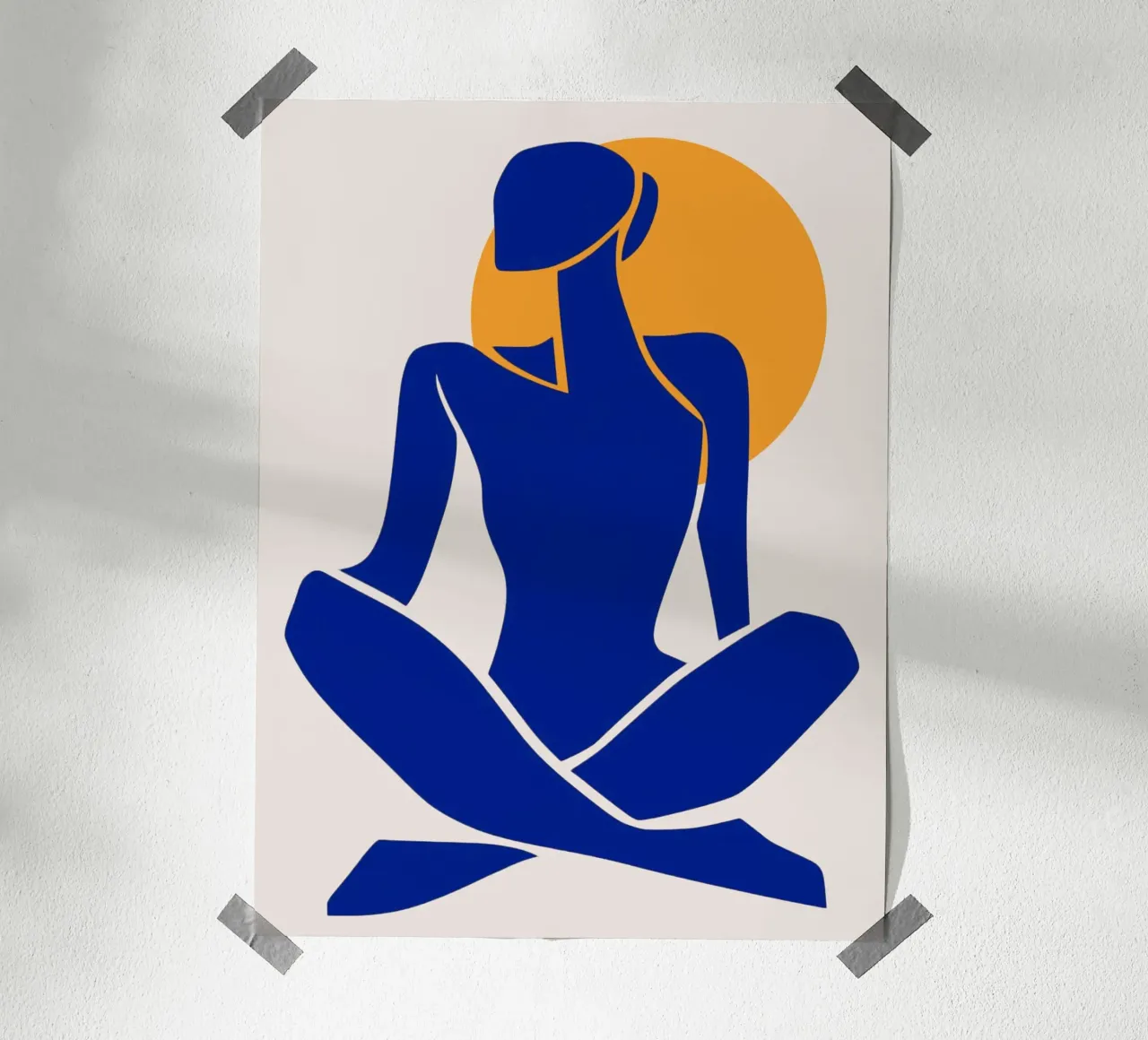 Sagoma blu con sole arancione poster con telaio in alluminio da DWA