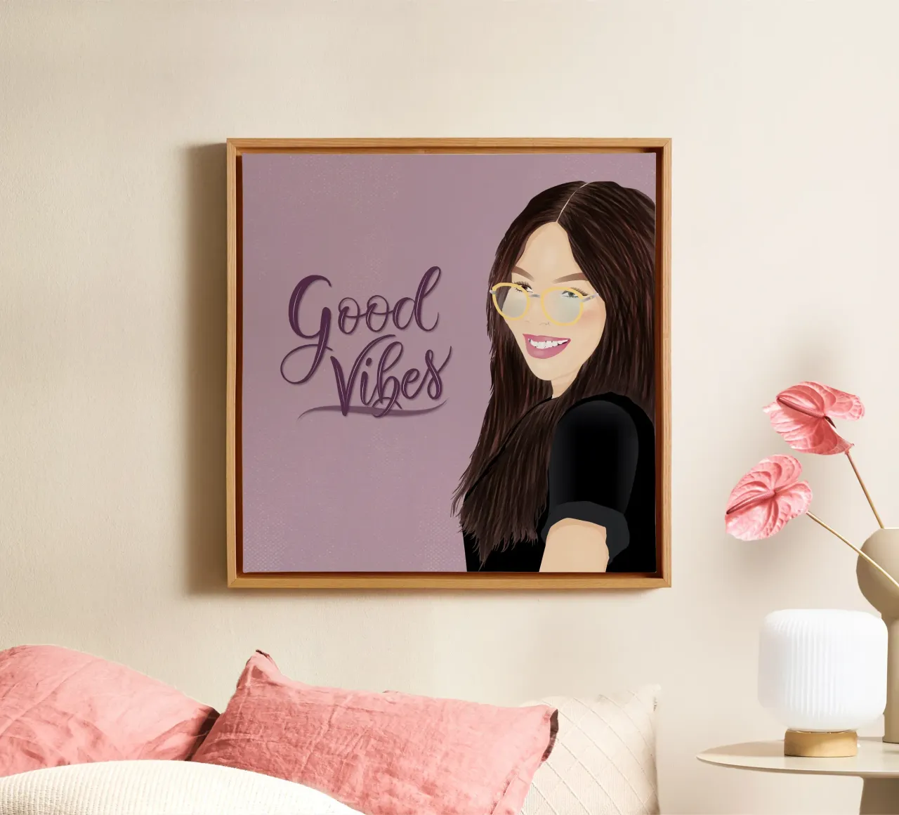 Good Vibes. Junge Frau lächelt. Hand Lettering Leinwand mit Schattenfugenrahmen von CalliLetters