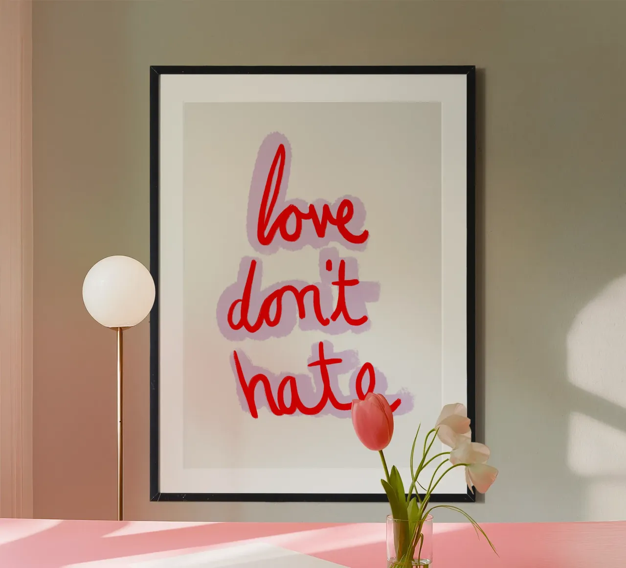 love don't hate poster con telaio in plastica da Poster Print Studio