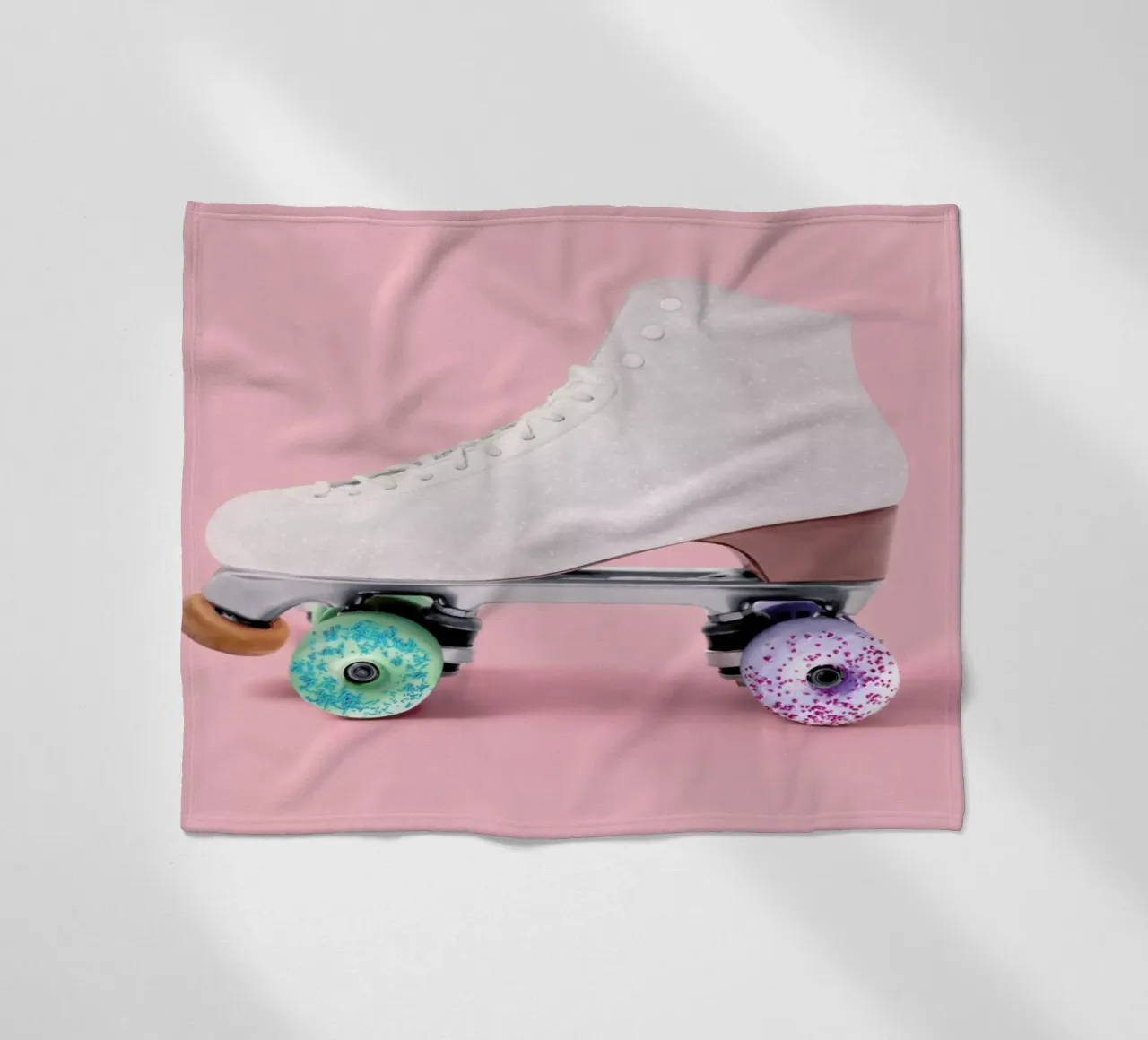 Roller Donut coperta in pile da Paul Fuentes Design