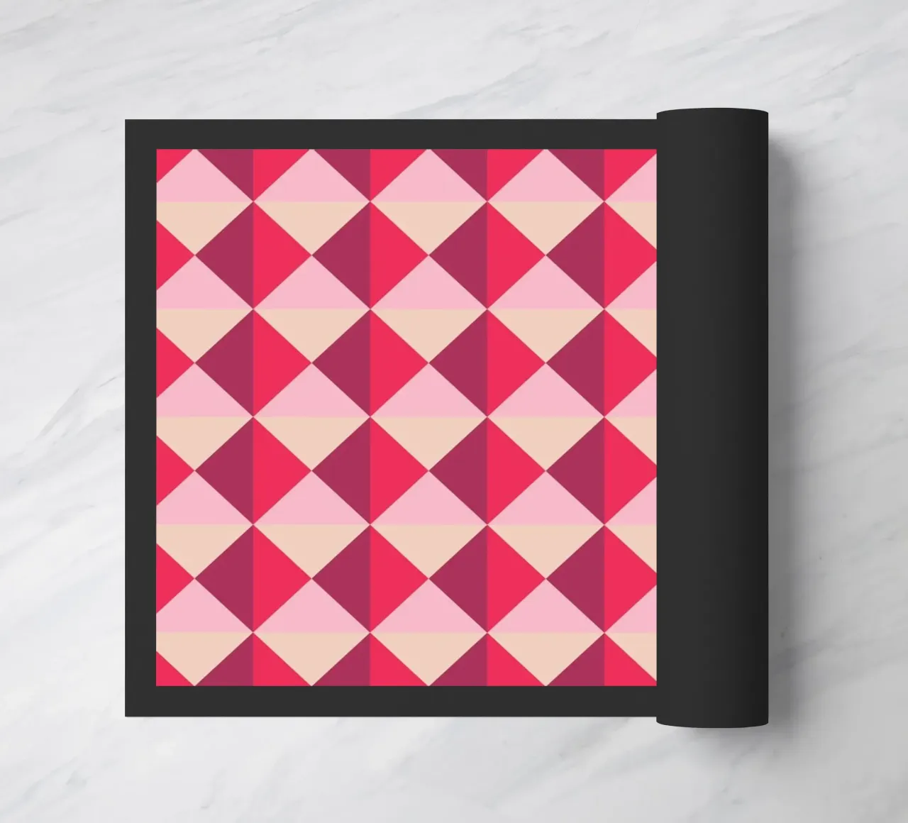 Motif coloré et ludique, petits carrés et triangles paillasson de CreatedbySon