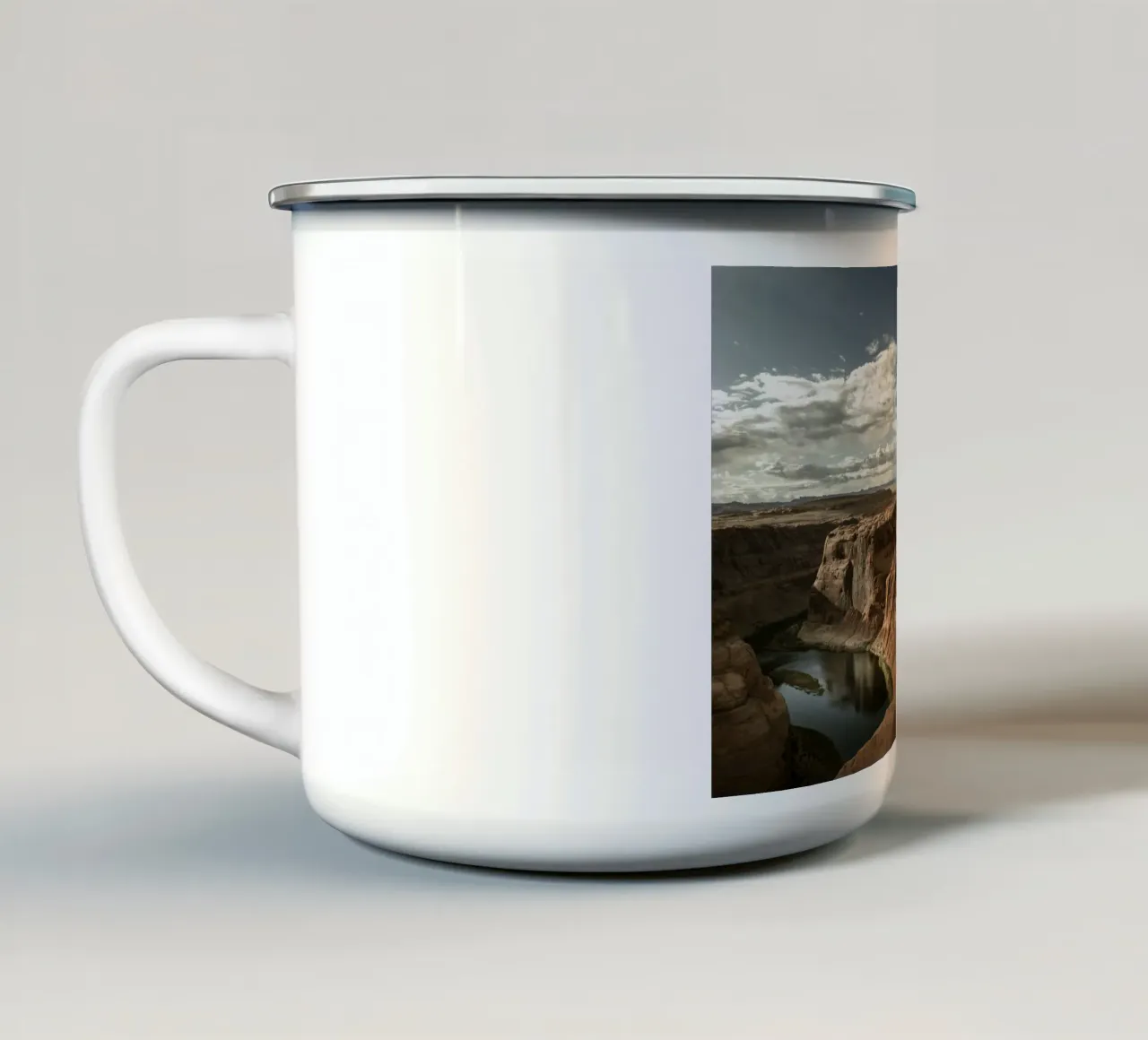 Curva a ferro di cavallo 1 tazza in smalto da Barbara Buderath Fotodesign