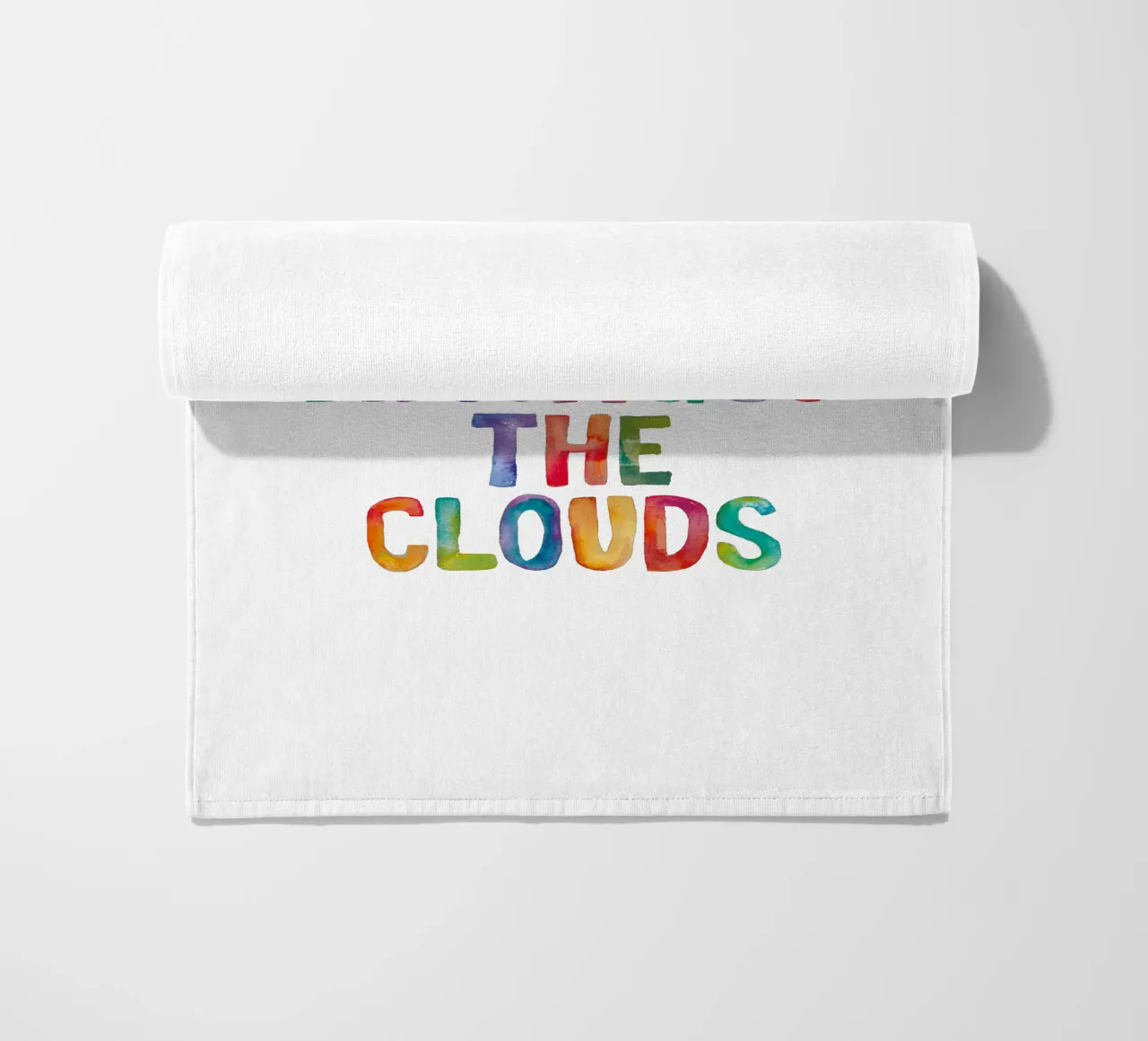 Be A Rainbow Amongst The Clouds Arcobaleni Tipografia Design telo mare da THE MOTIVATED TYPE