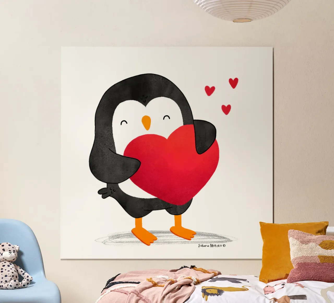 Pinguino felice con un grande cuore rosso poster da julianamotzko