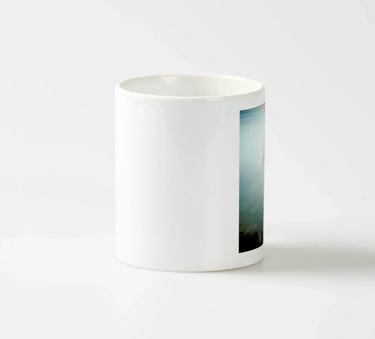 Underwater Bouquet tazza in ceramica da Lara Zankoul