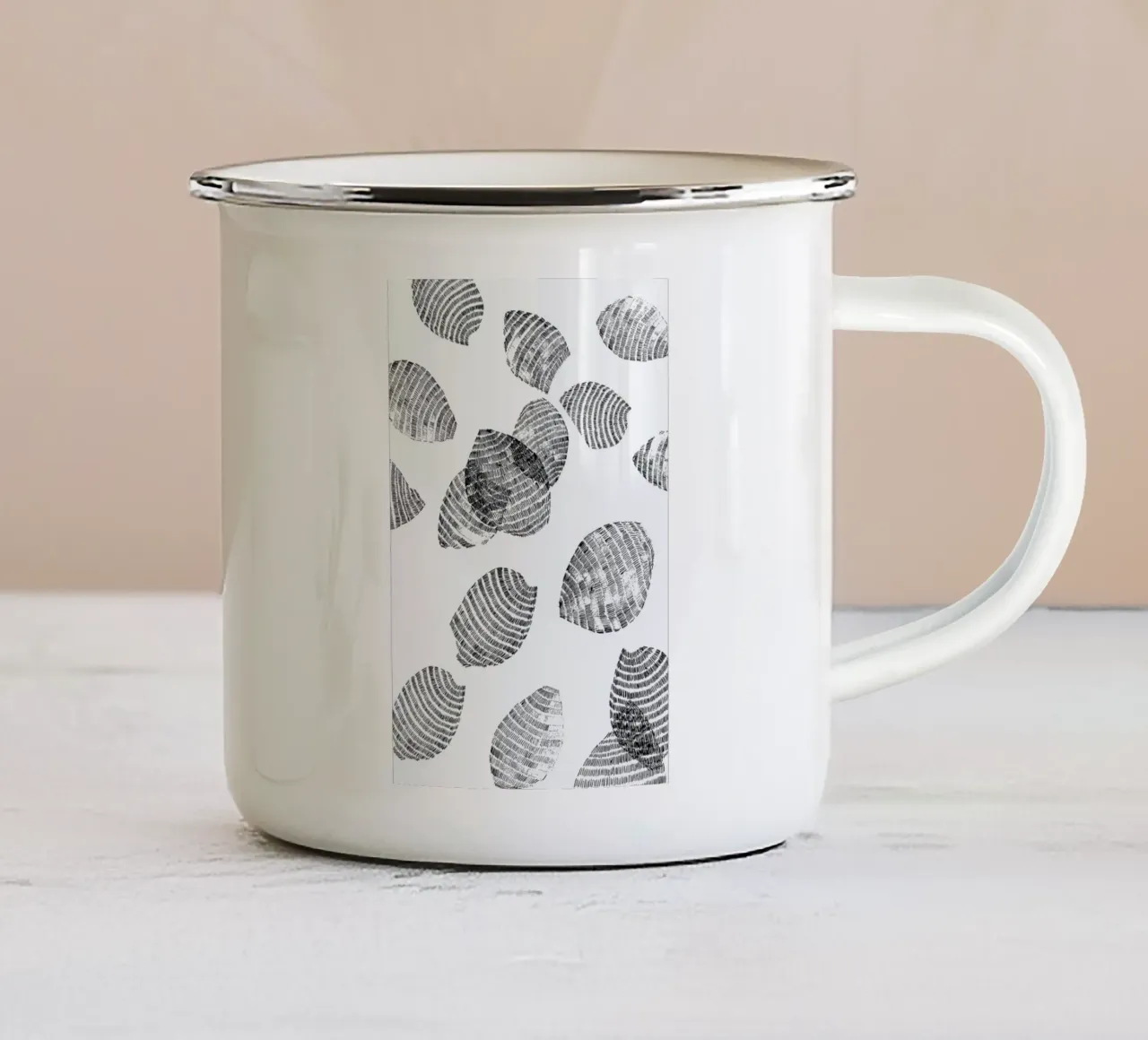 Childhood Forest tazza in smalto da Céleste Hollak