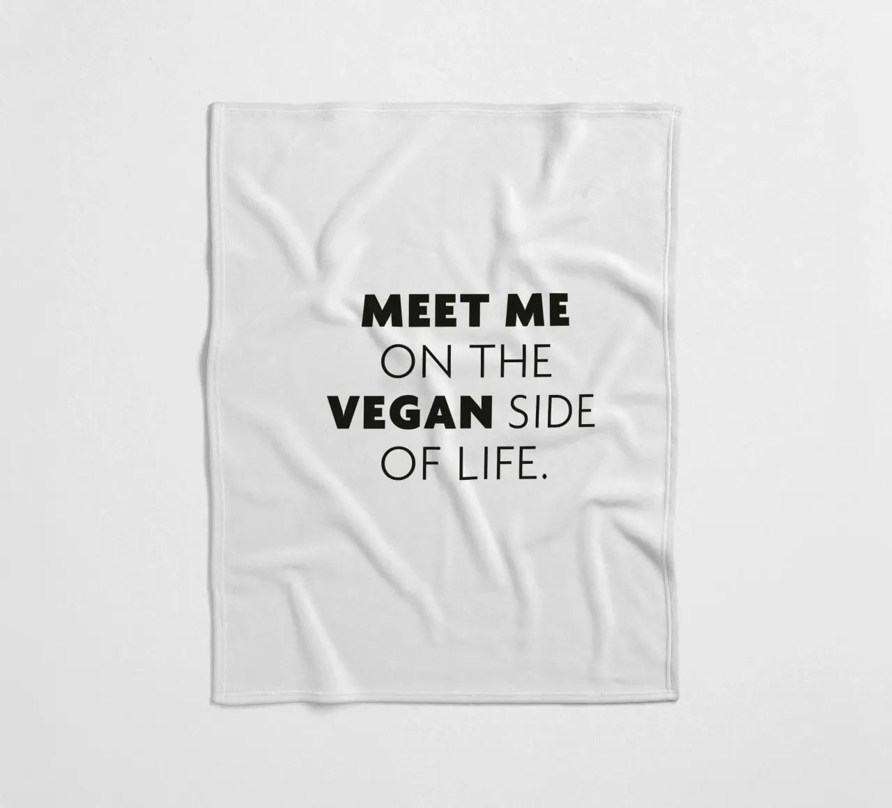 Meet me on the vegan side of life coperta in pile da Constanze Art Direction