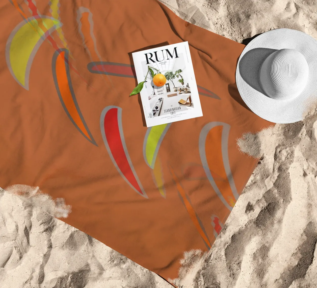 Abstract geometrisch golvend patroon in oranje strandhanddoek van Something for you