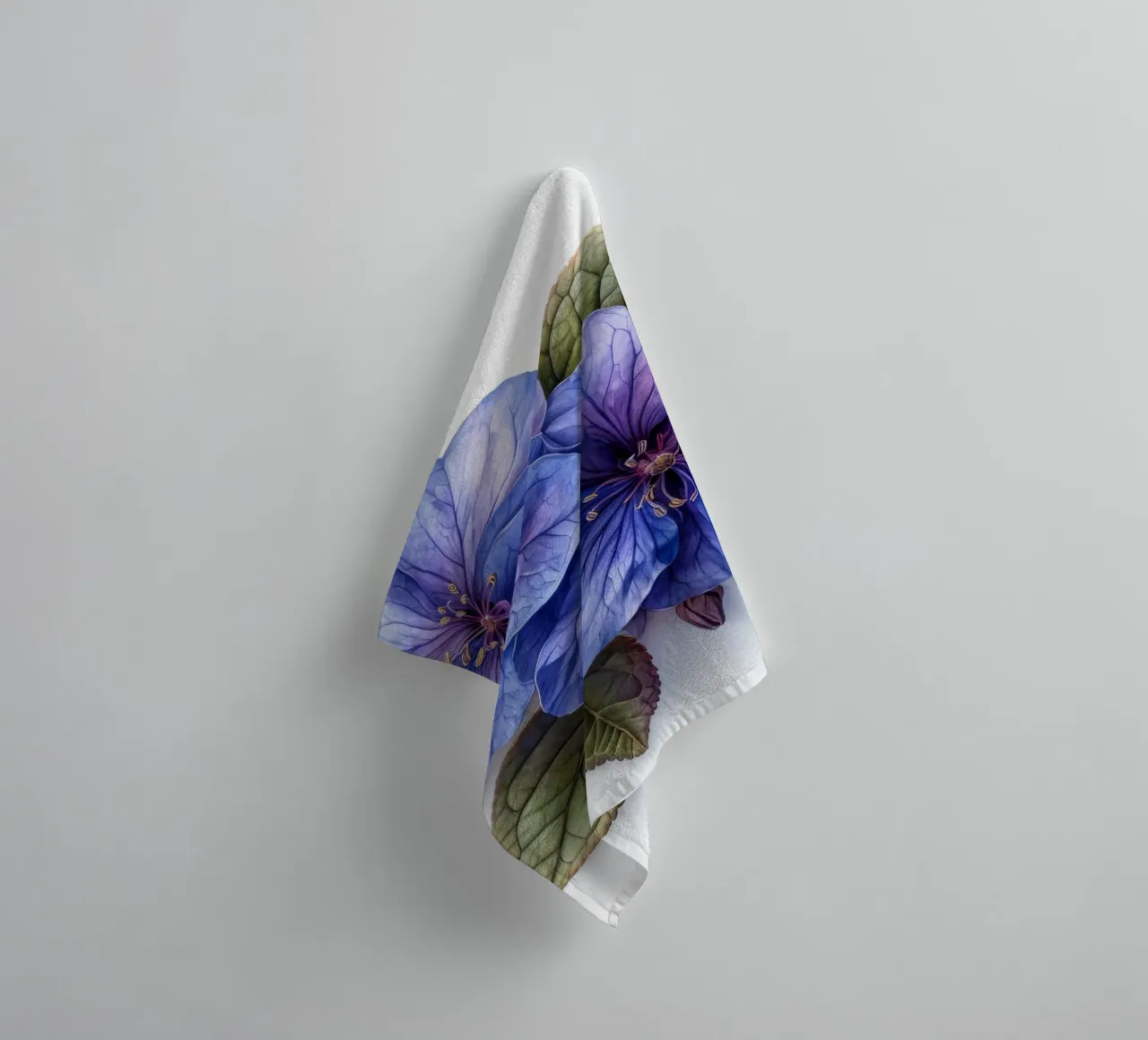 Fiore di eliotropio 2 asciugamano da bagno da Bold Blooms