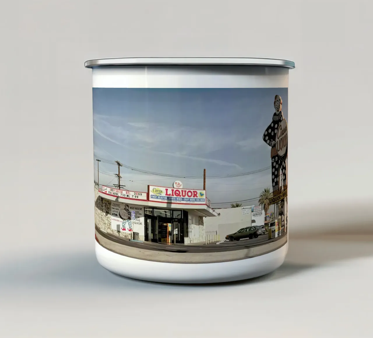 Liquor Store NoHo tazza in smalto da Marc Gruninger