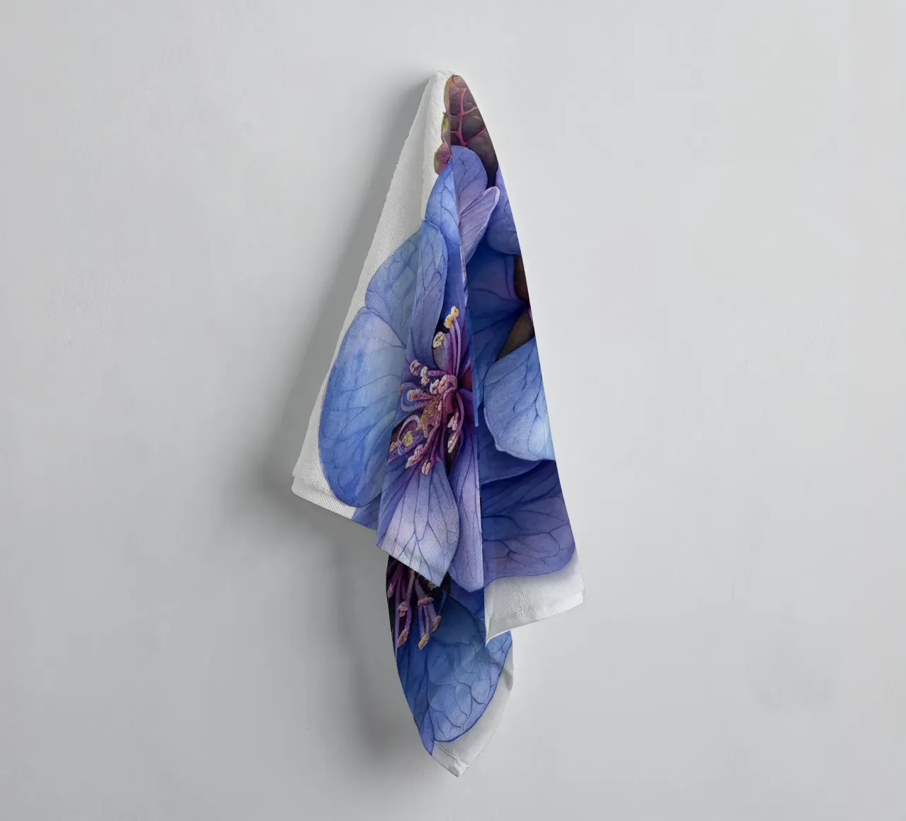 Fiore di eliotropio 1 asciugamano da bagno da Bold Blooms