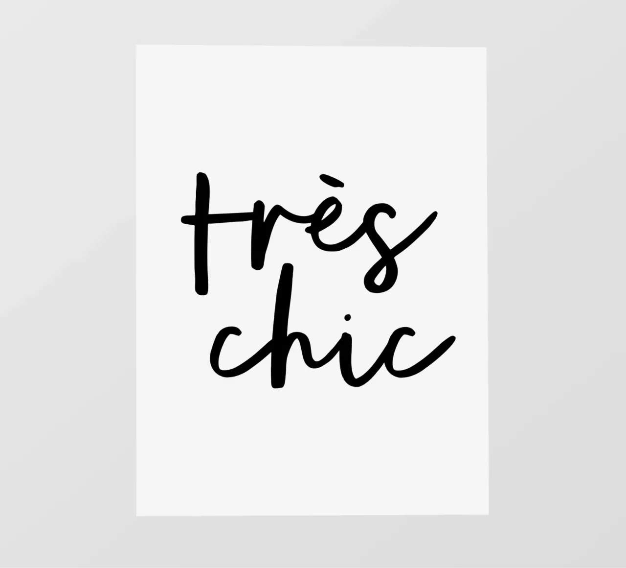 Design tipografico tres chic in bianco e nero pellicola backlit da THE MOTIVATED TYPE