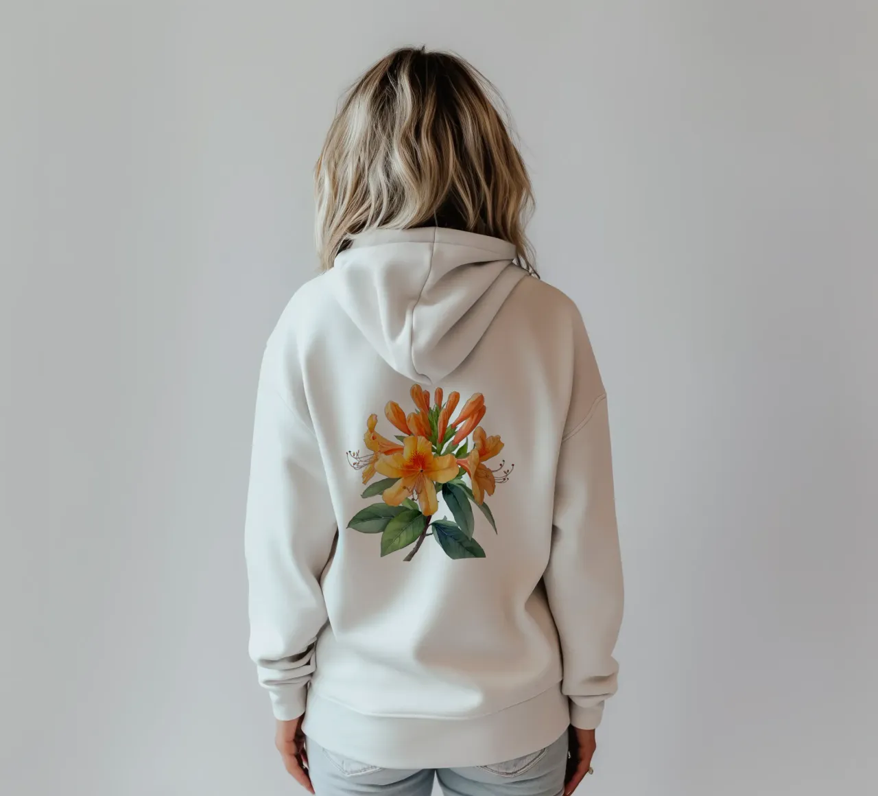 Fiore di caprifoglio 1 felpa con cappuccio da Bold Blooms