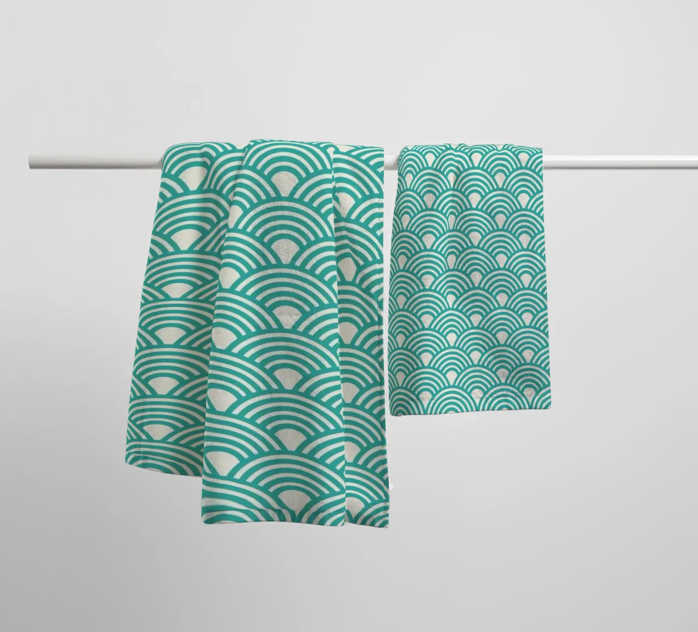 Eastern Waves Light towel by Bo Lundberg