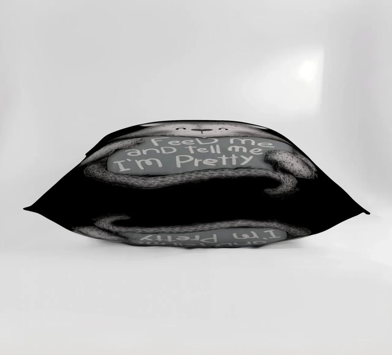 Feed Me and Tell Me I'm Pretty cuscino da Tobe Fonseca